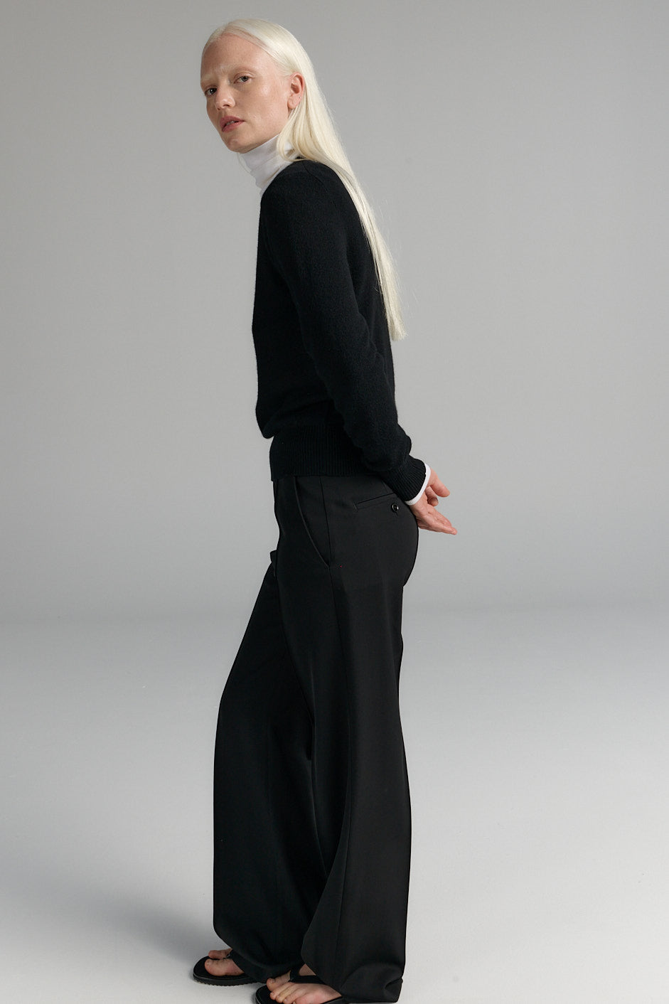 RHEA143. Crew. Black