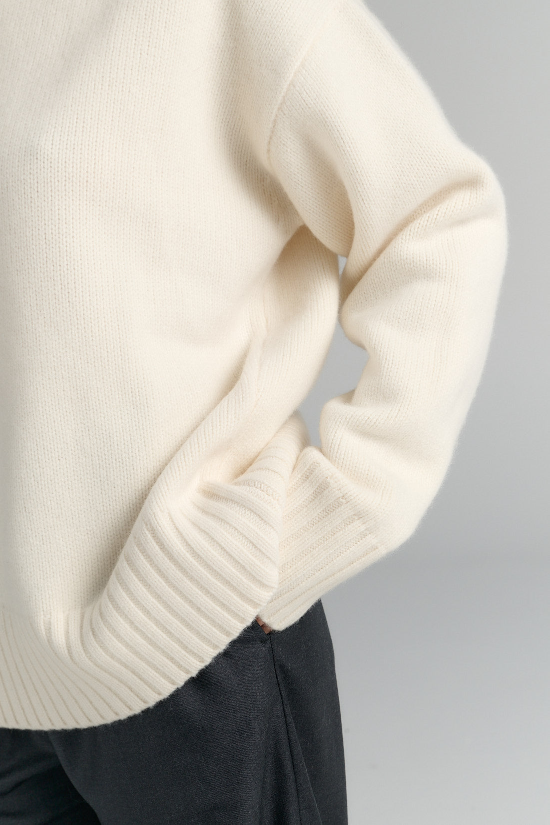 RHEA142. Heavy Turtle. Cream