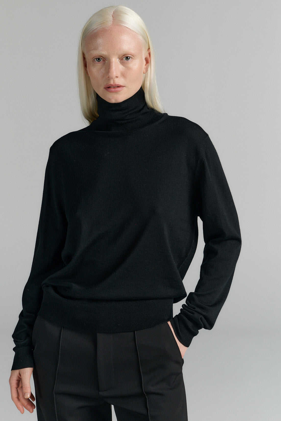 Turtle Neck | Merino Wool | Black