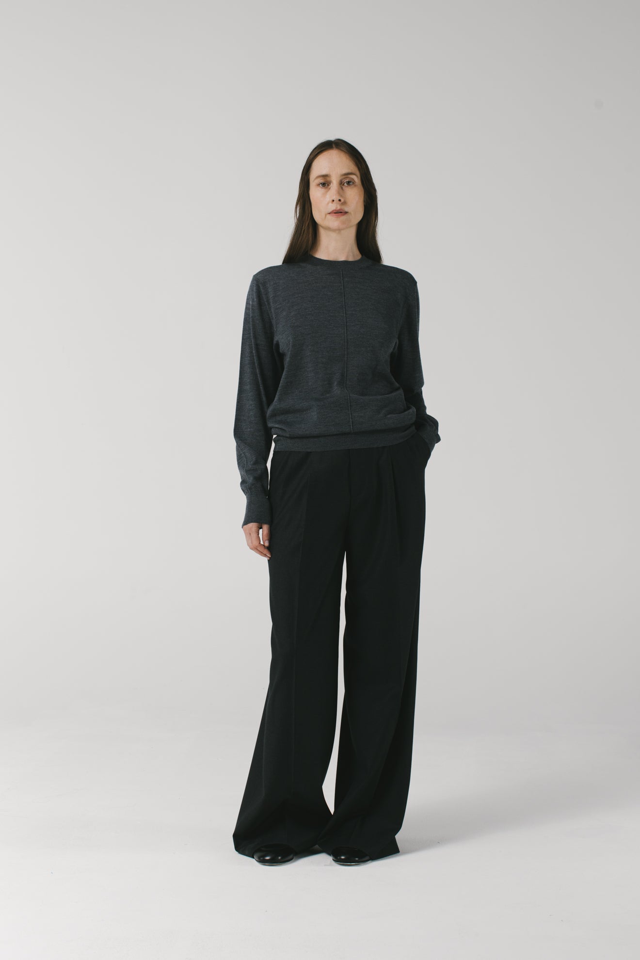 RHEA098. Crew. Grey