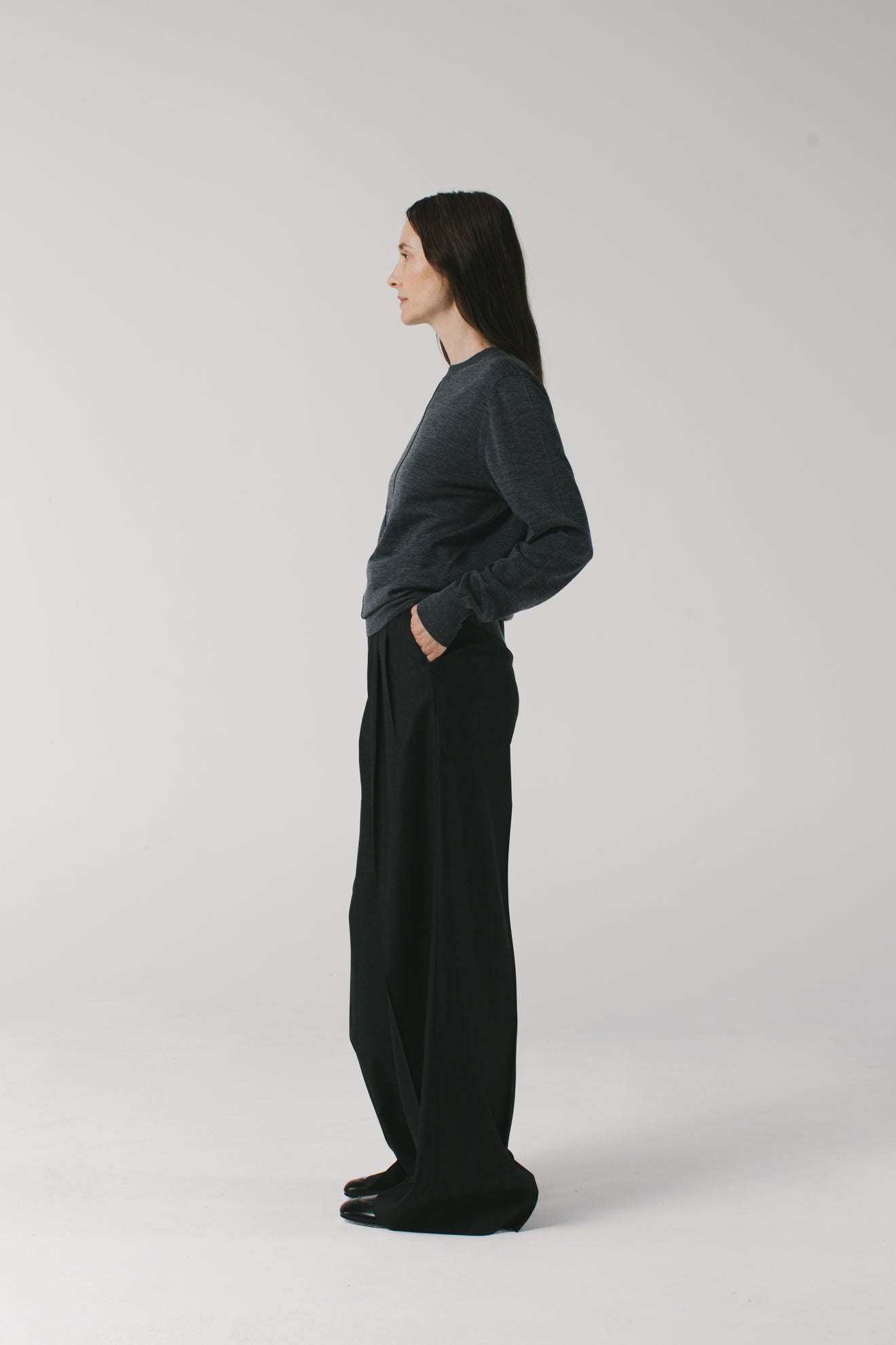 RHEA098. Crew. Grey