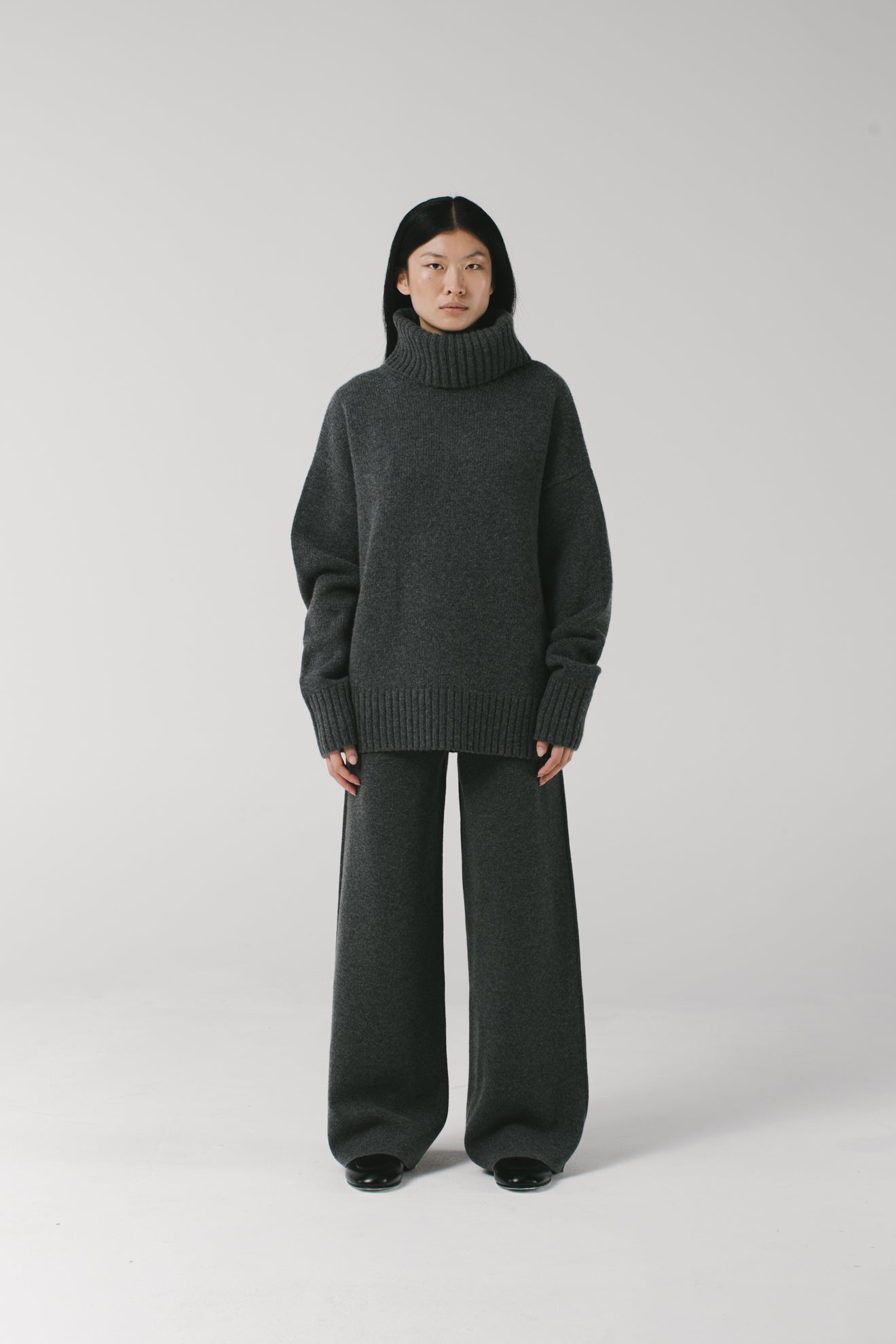 RHEA094. Heavy Turtle. Grey