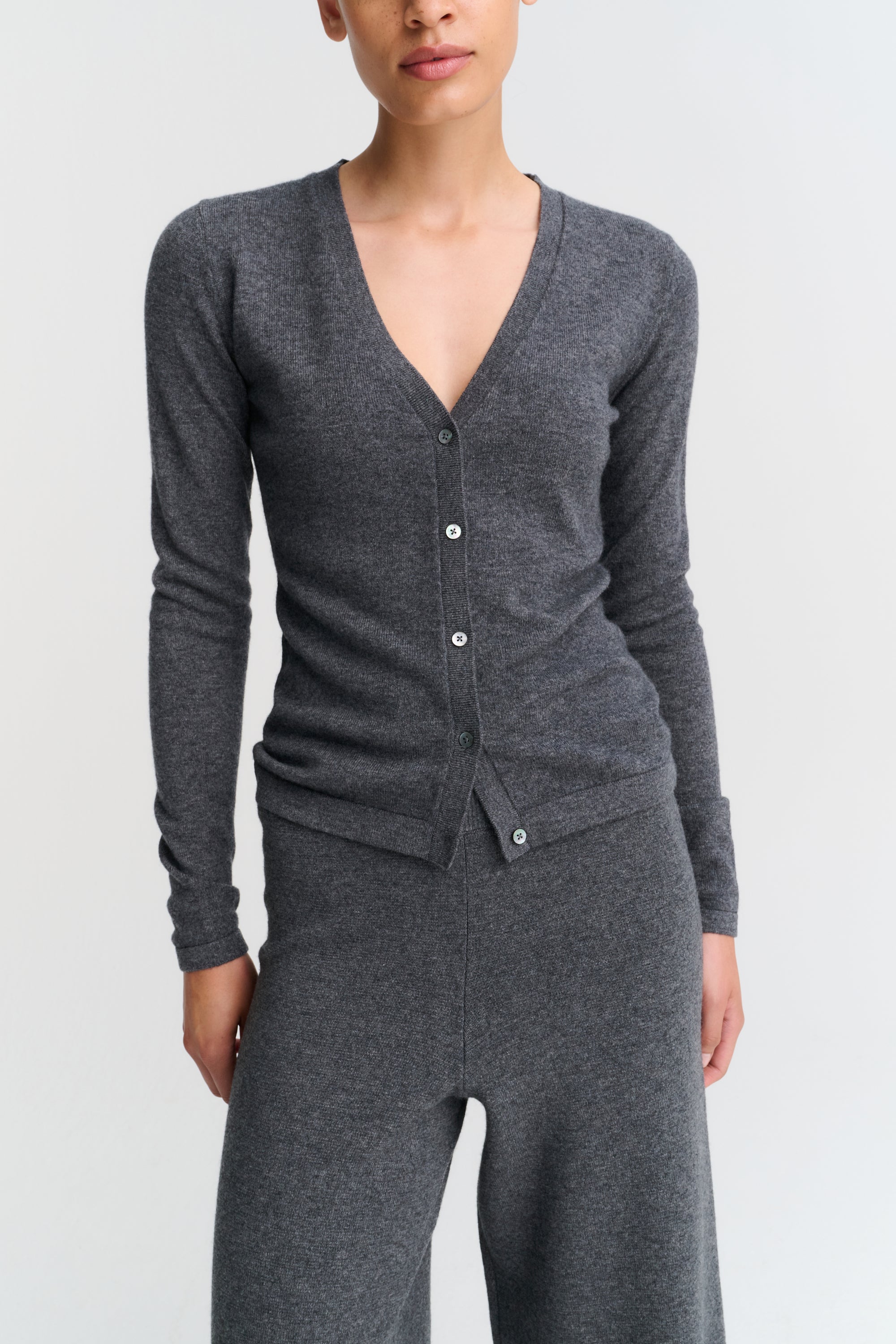 RHEA182 | V Cardigan | Wool Cashmere | Grey