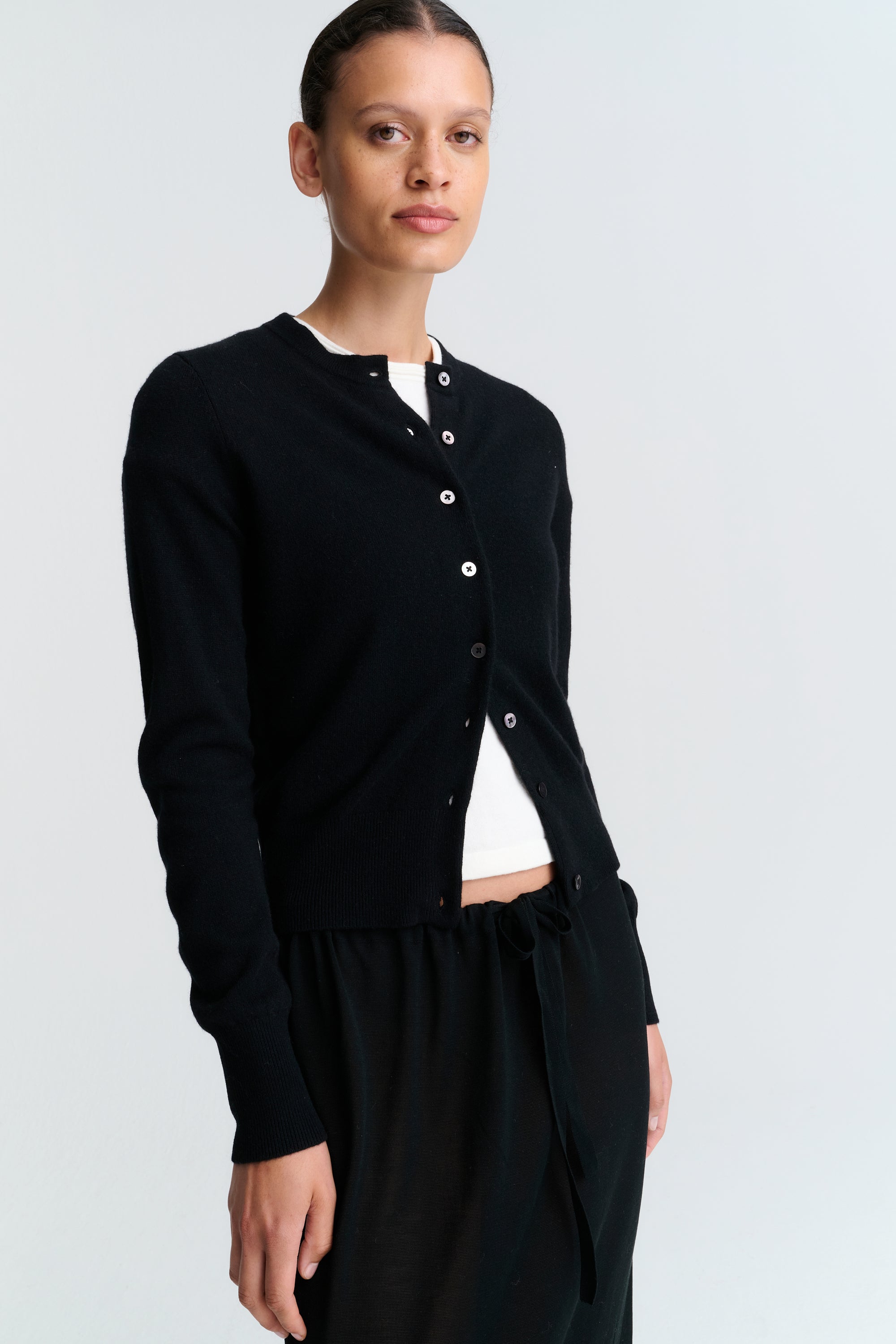 RHEA093 | Cardigan | Wool Cashmere | Black