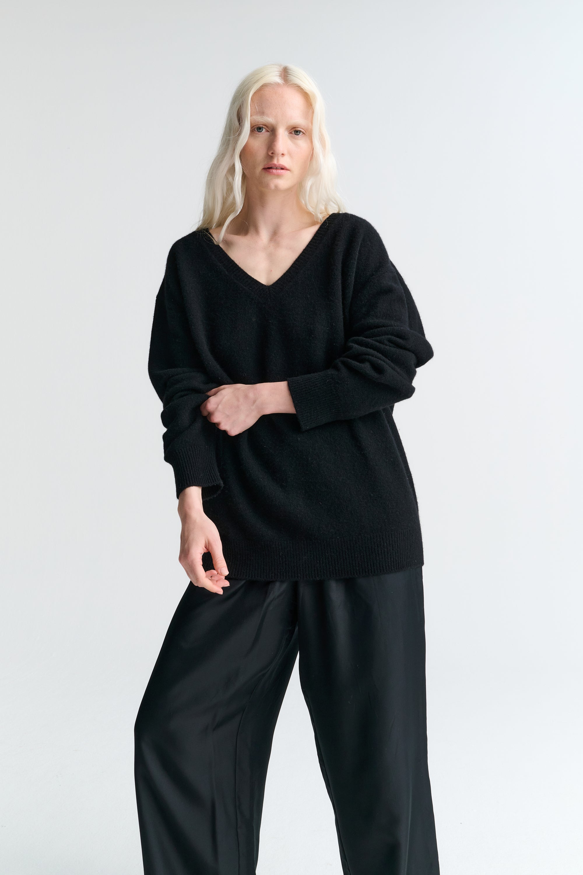 V Neck | Wool Cashmere | Black