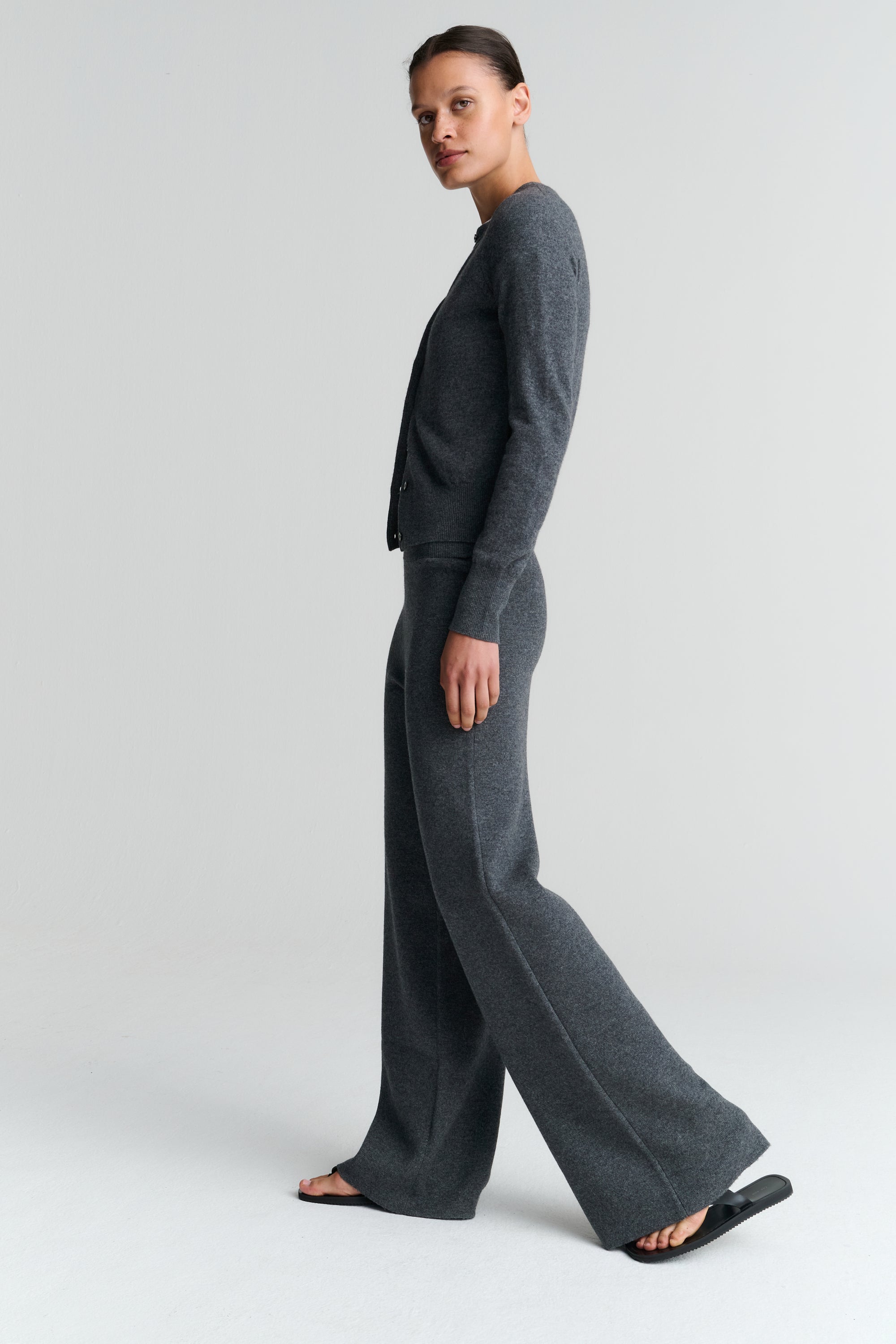 RHEA093 | Cardigan | Wool Cashmere | Grey