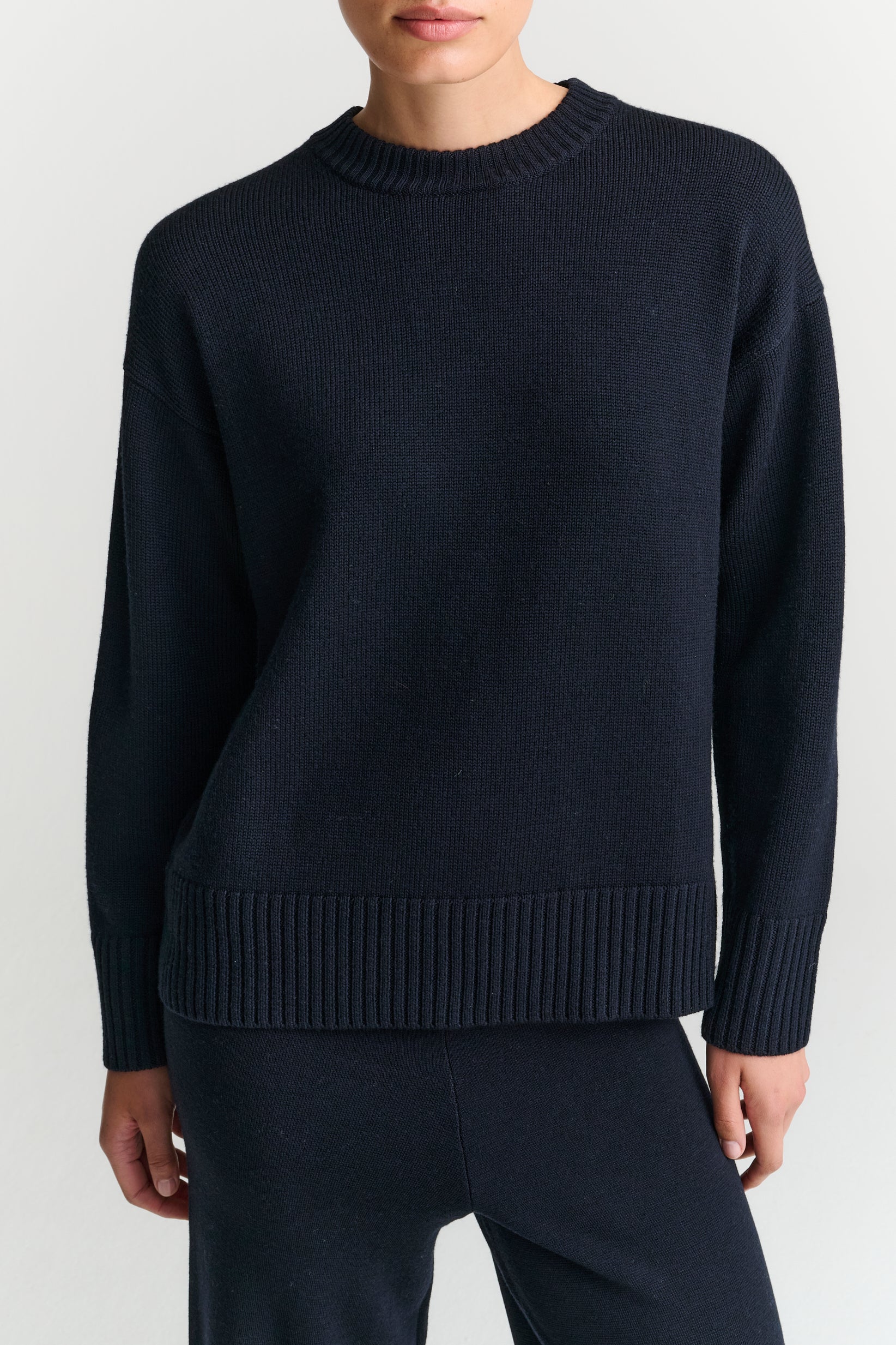 RHEA110 | Heavy Crew | Merino Wool |  Navy
