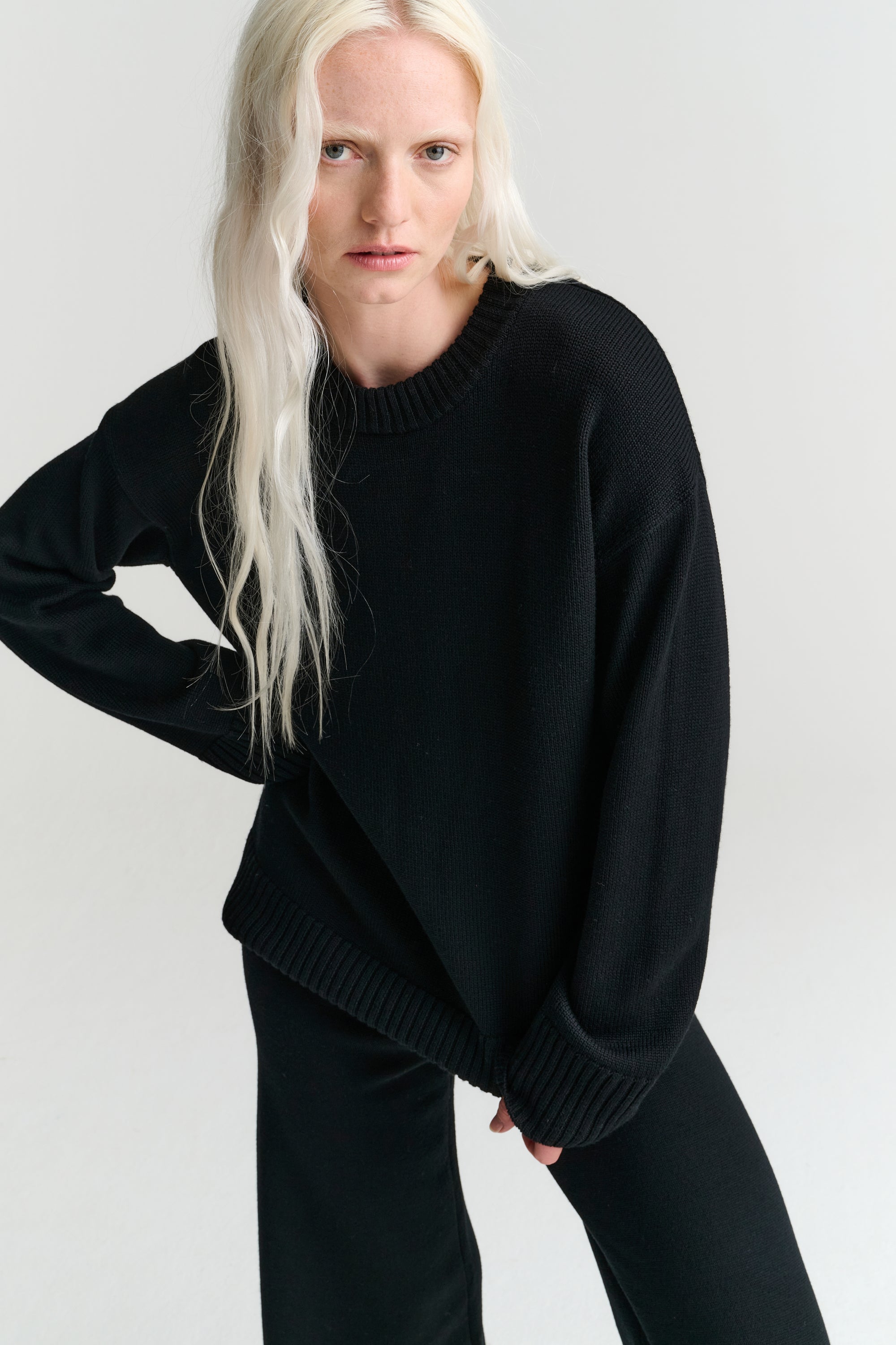 RHEA128 | Heavy Crew | Merino Wool | Black
