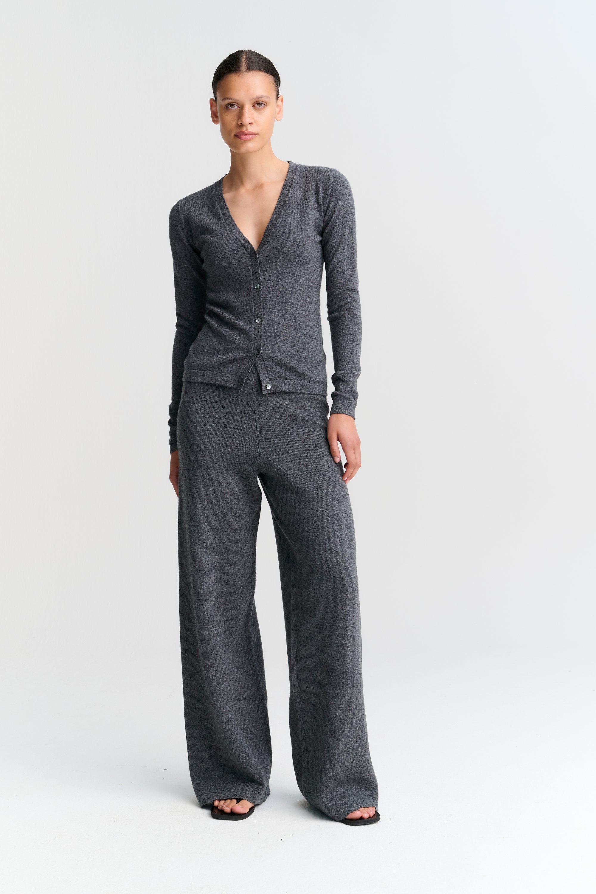 RHEA182 | V Cardigan | Wool Cashmere | Grey
