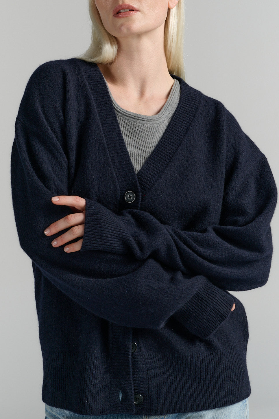 RHEA131. Heavy Cardigan. Navy