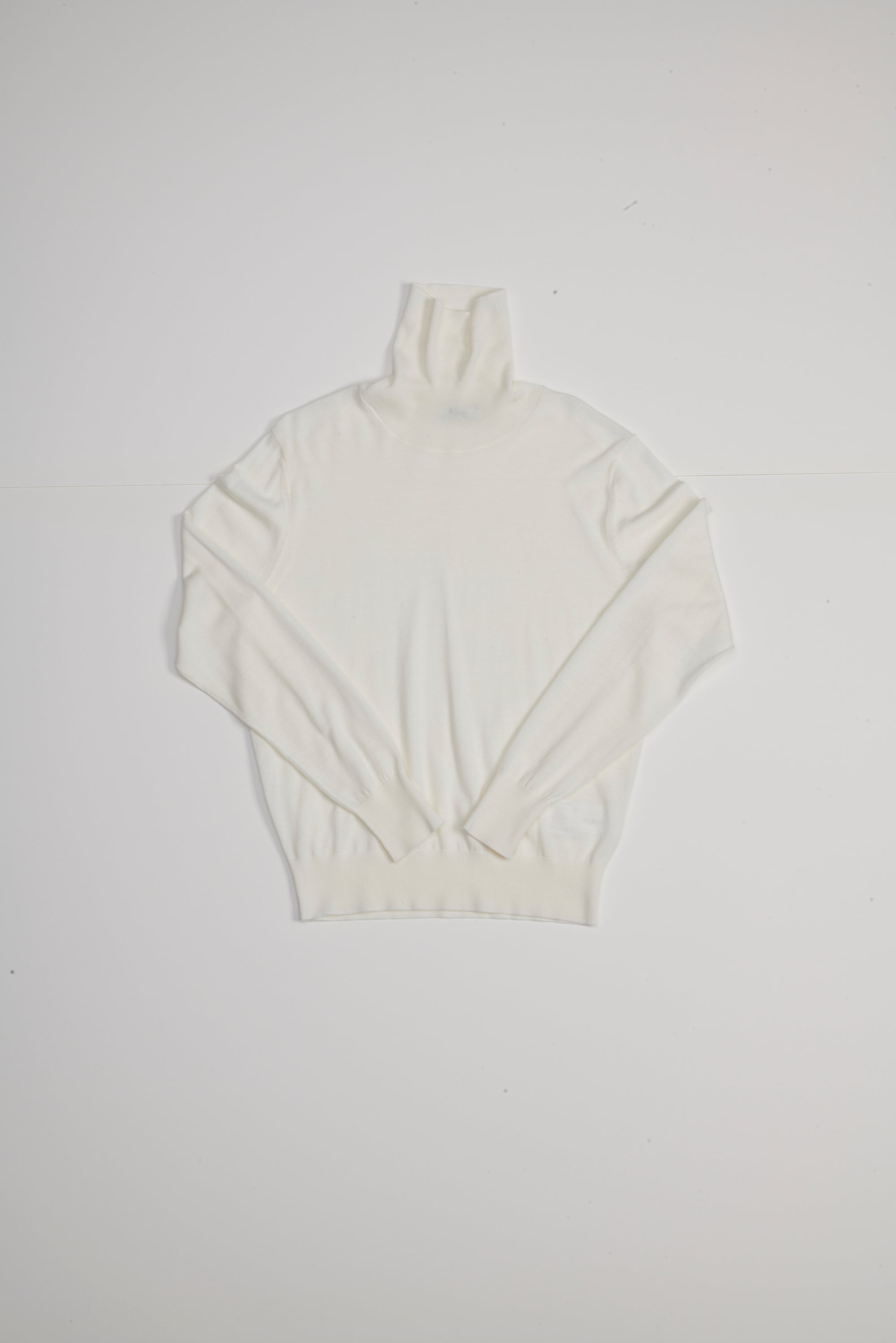 RHEA134. Turtle Neck. Cream