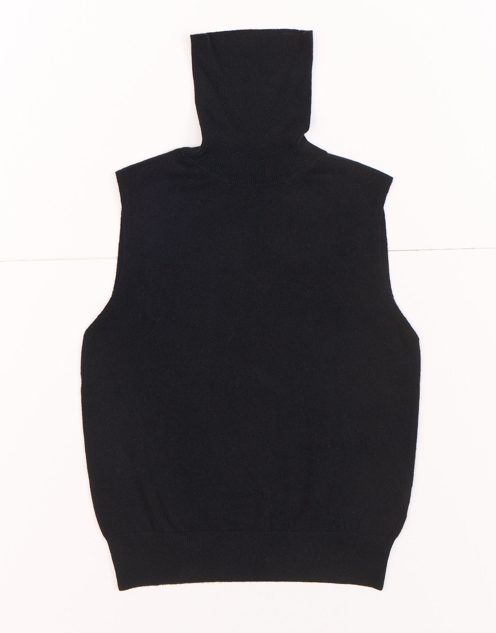 Sleeveless Turtleneck | Black | Wool &amp; Cashmere