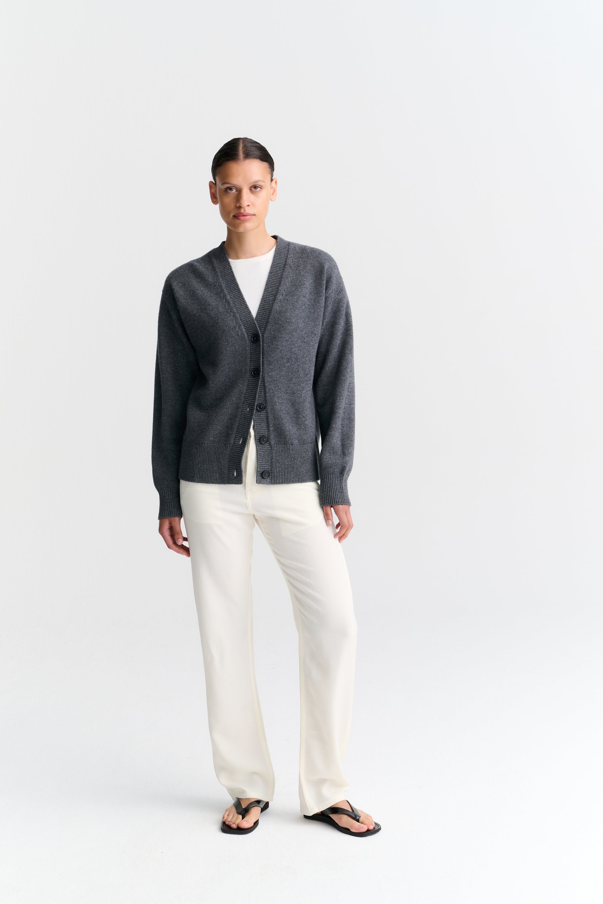 RHEA132 | Heavy Cardigan | Wool Cashmere | Dark Grey