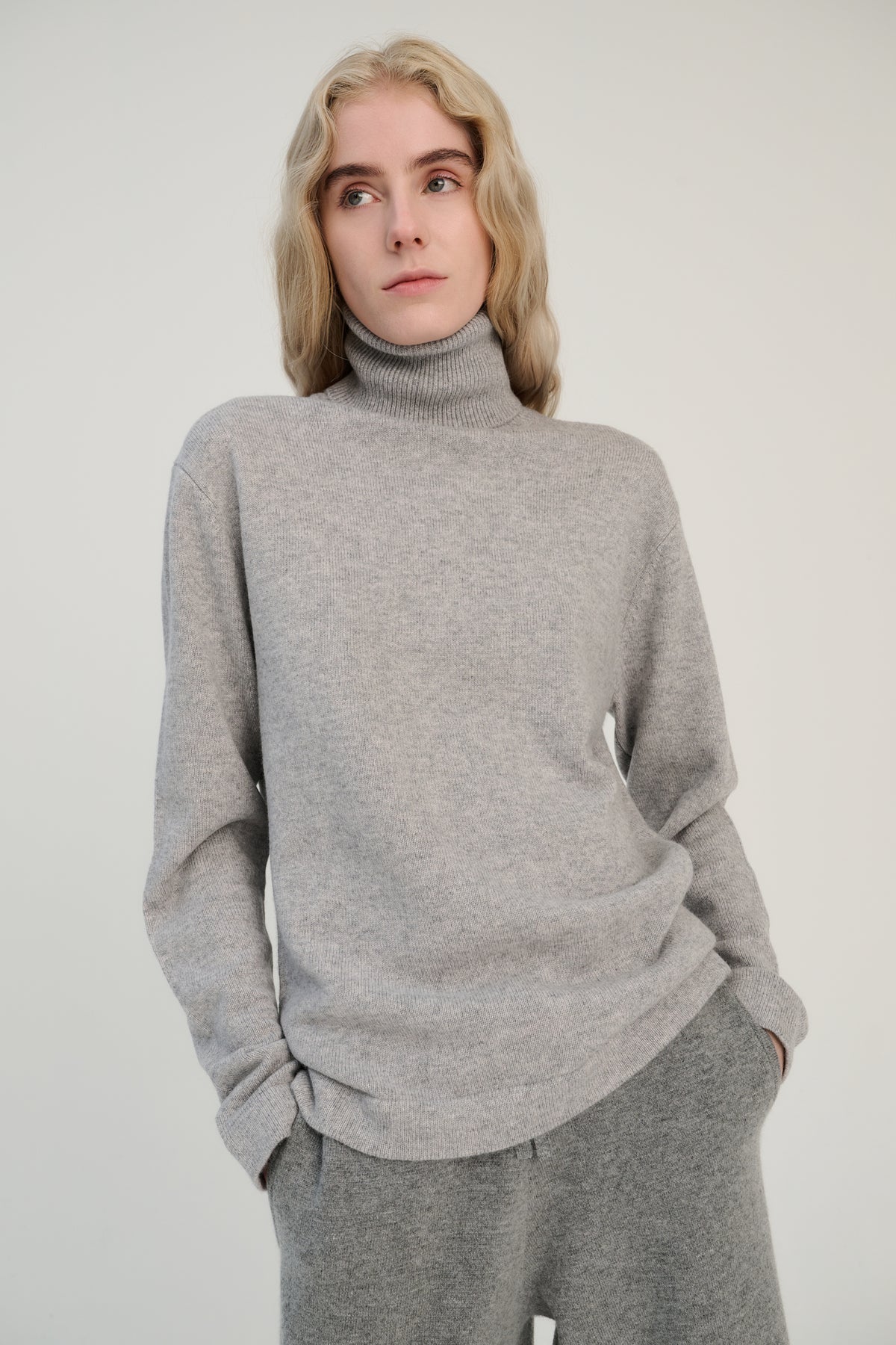 SW07.04 | Turtleneck | Light Grey | Wool &amp; Cashmere
