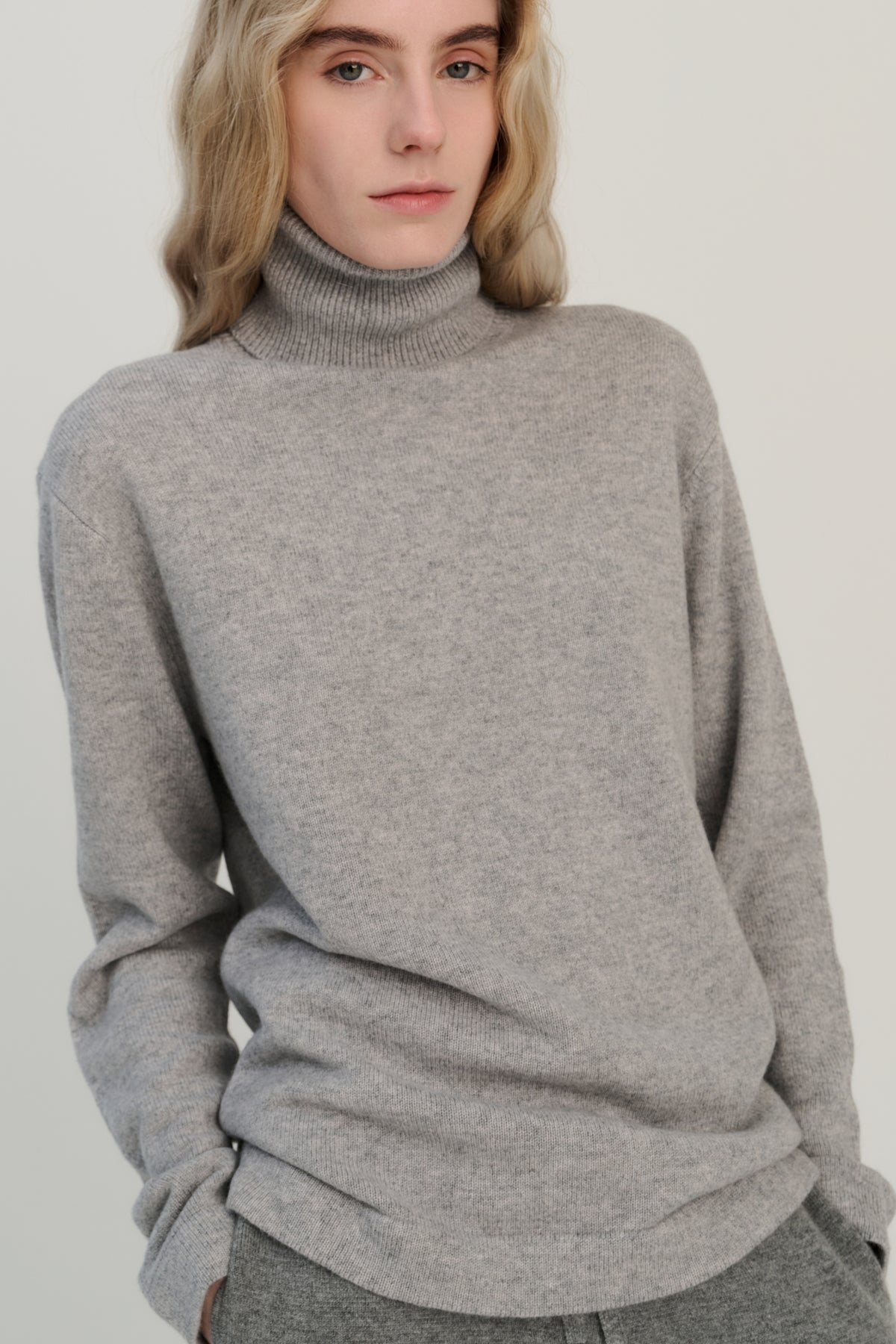 SW07.04 | Turtleneck | Light Grey | Wool &amp; Cashmere