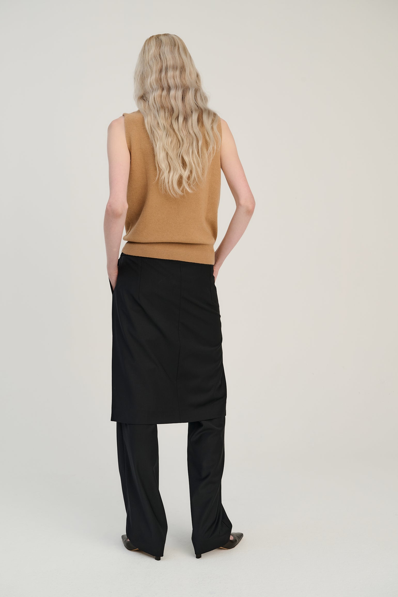 SW09.09 | Sleeveless Turtleneck | Camel | Wool &amp; Cashmere