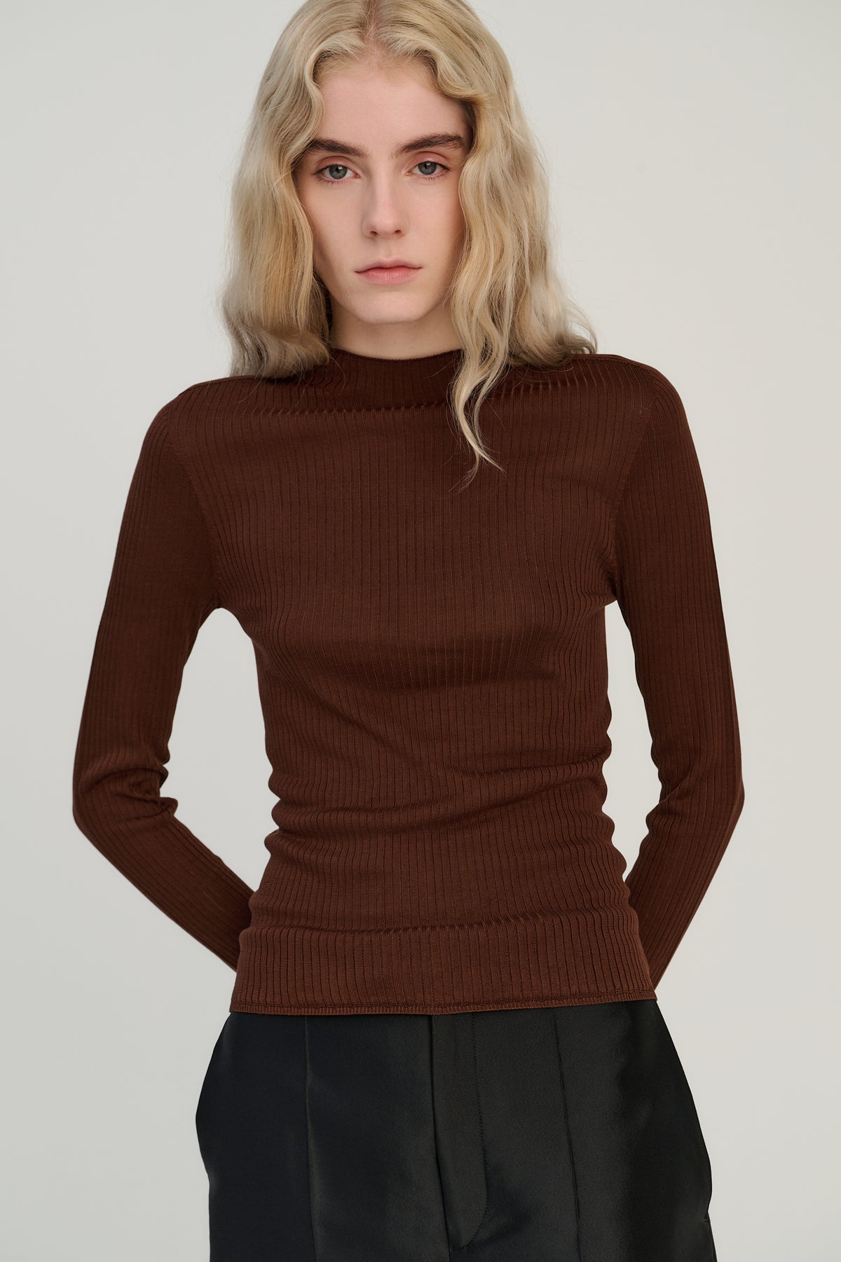 SW12.10 | Rib Crew | Tabacco | Pure Silk