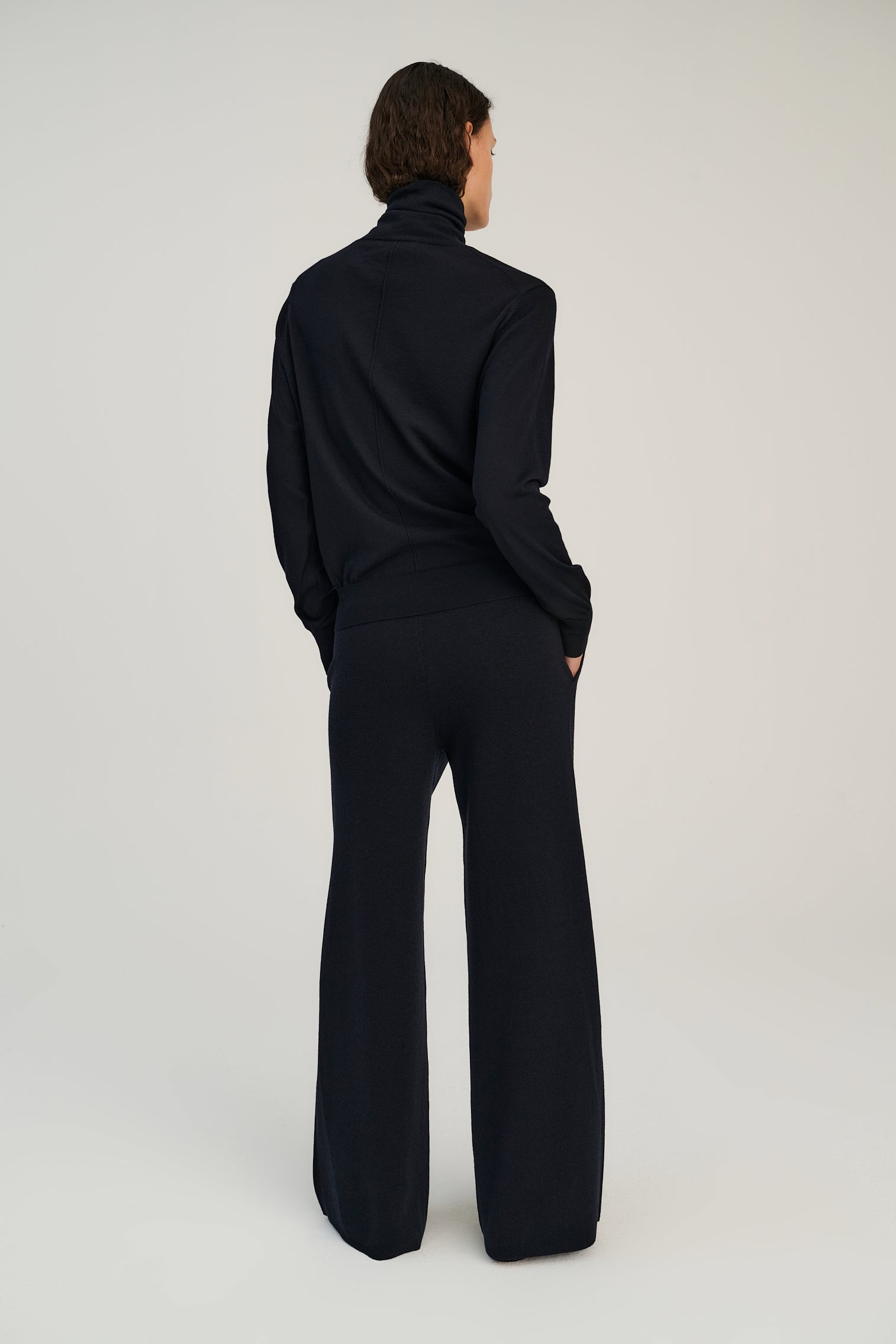 RHEA135 | Turtle Neck | Merino Wool | Navy