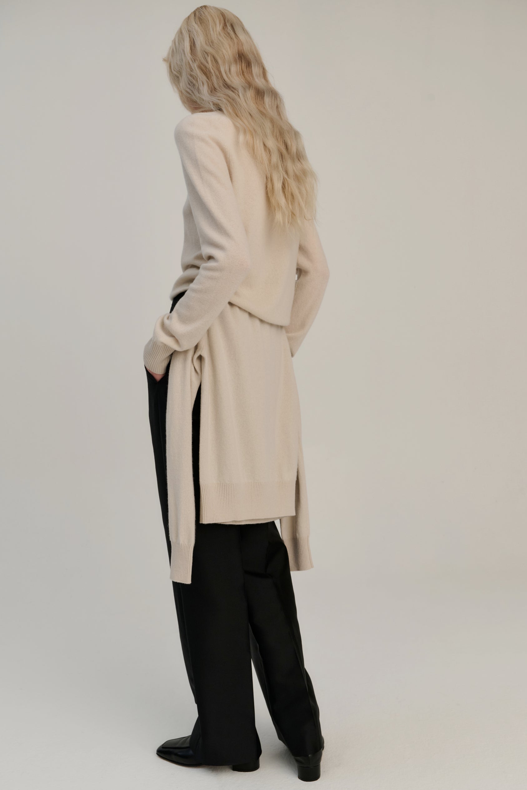 RHEA183 | Crew | Wool Cashmere | Sand