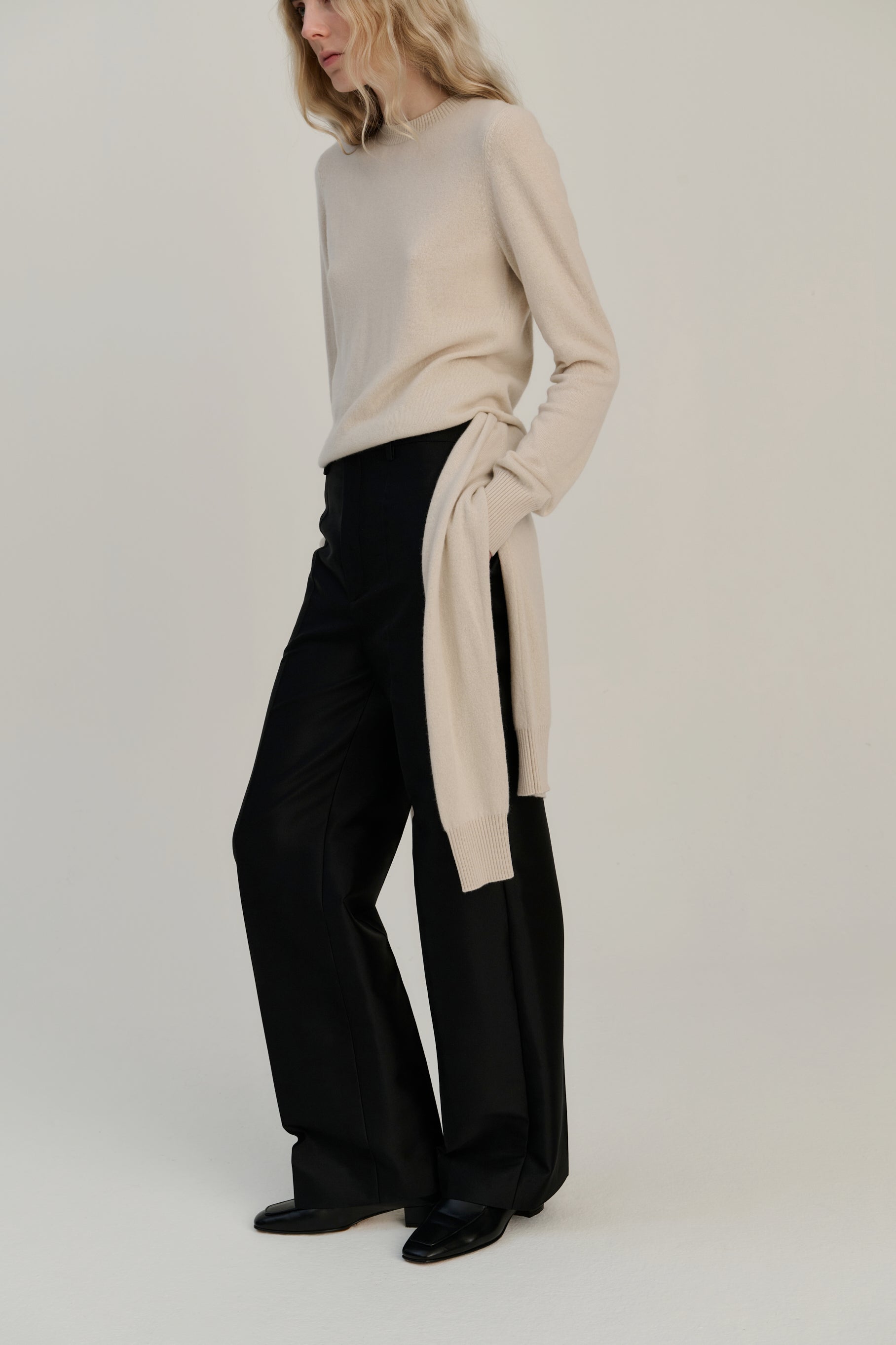 RHEA183 | Crew | Wool Cashmere | Sand
