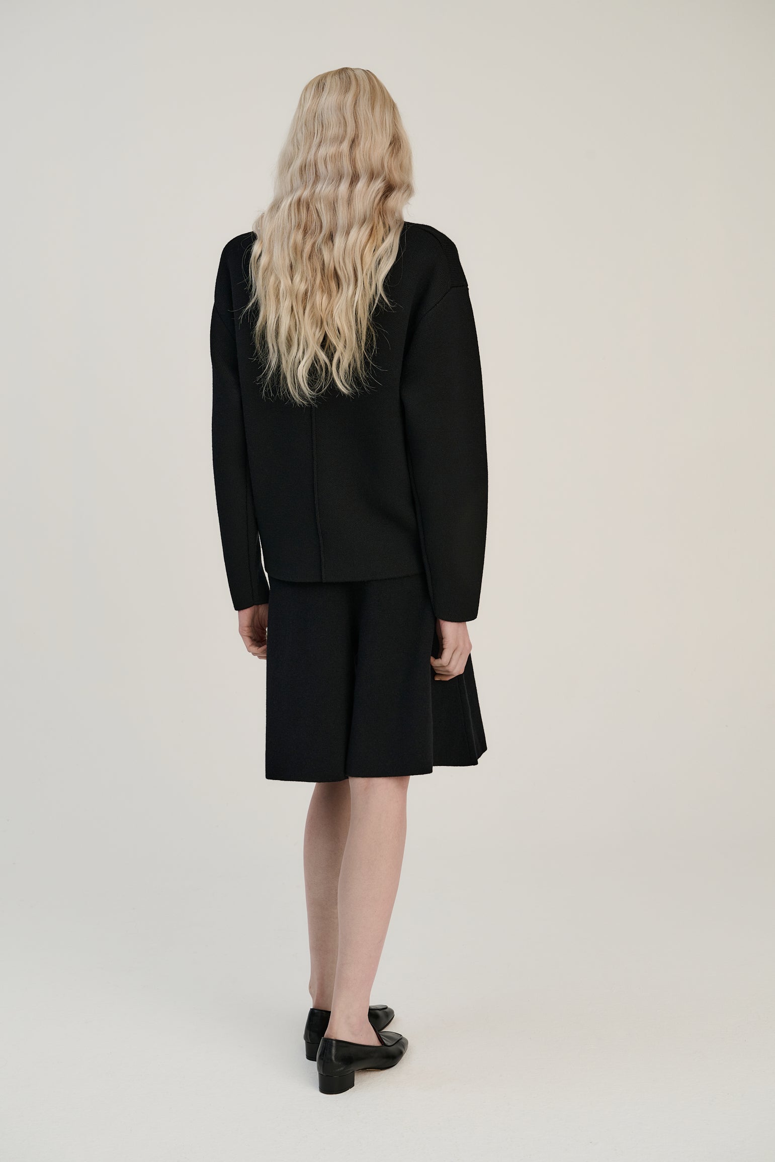 Double Knitted V | Merino Wool | Black