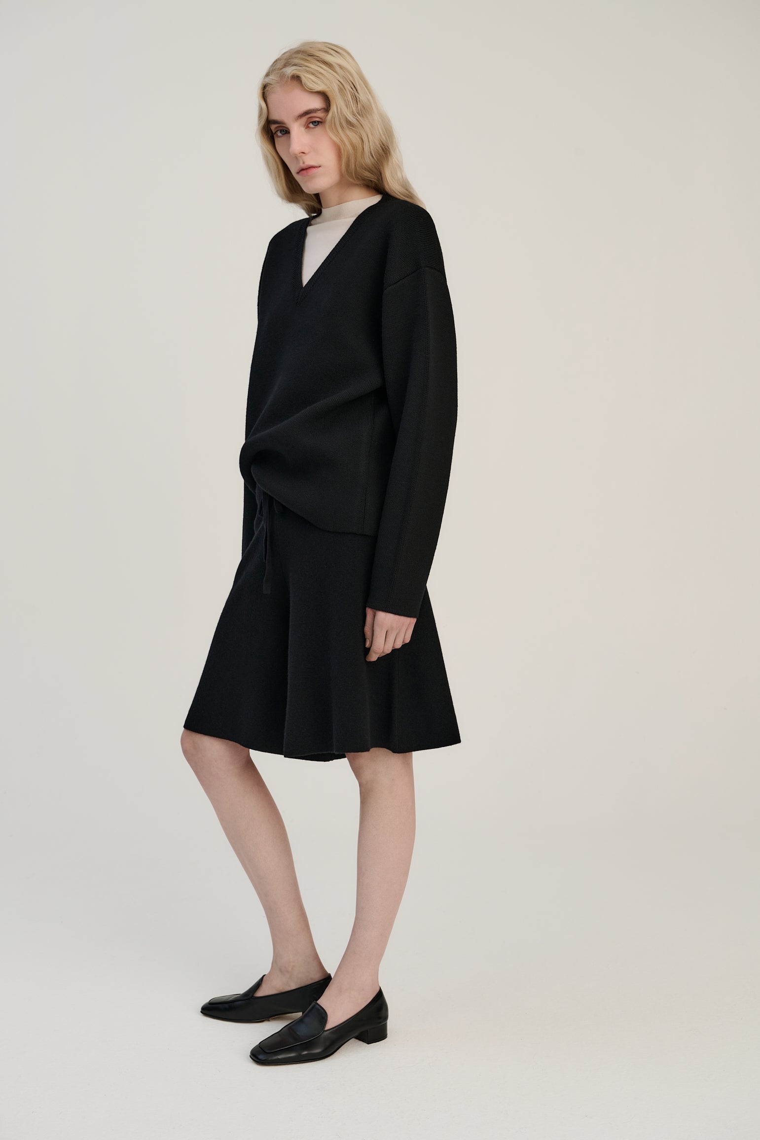 Double Knitted V | Merino Wool | Black