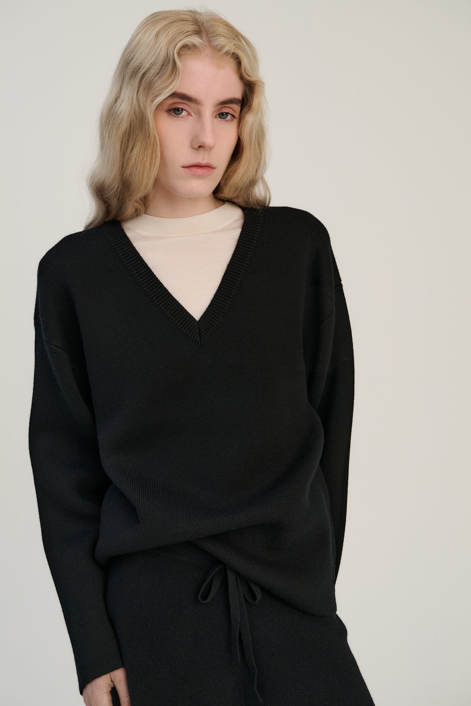 Double Knitted V | Merino Wool | Black