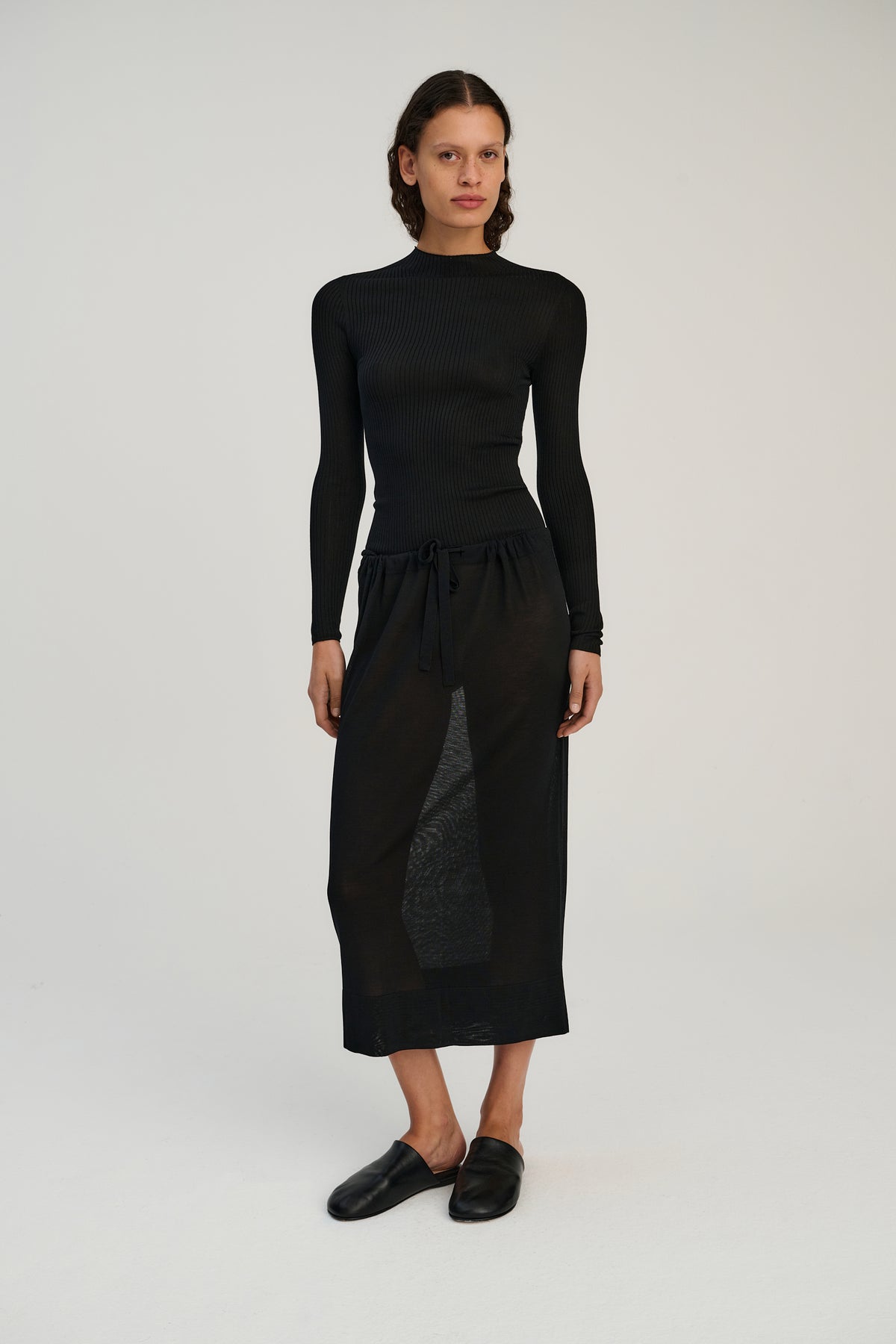 SW12.01 | Rib Crew | Black | Pure Silk