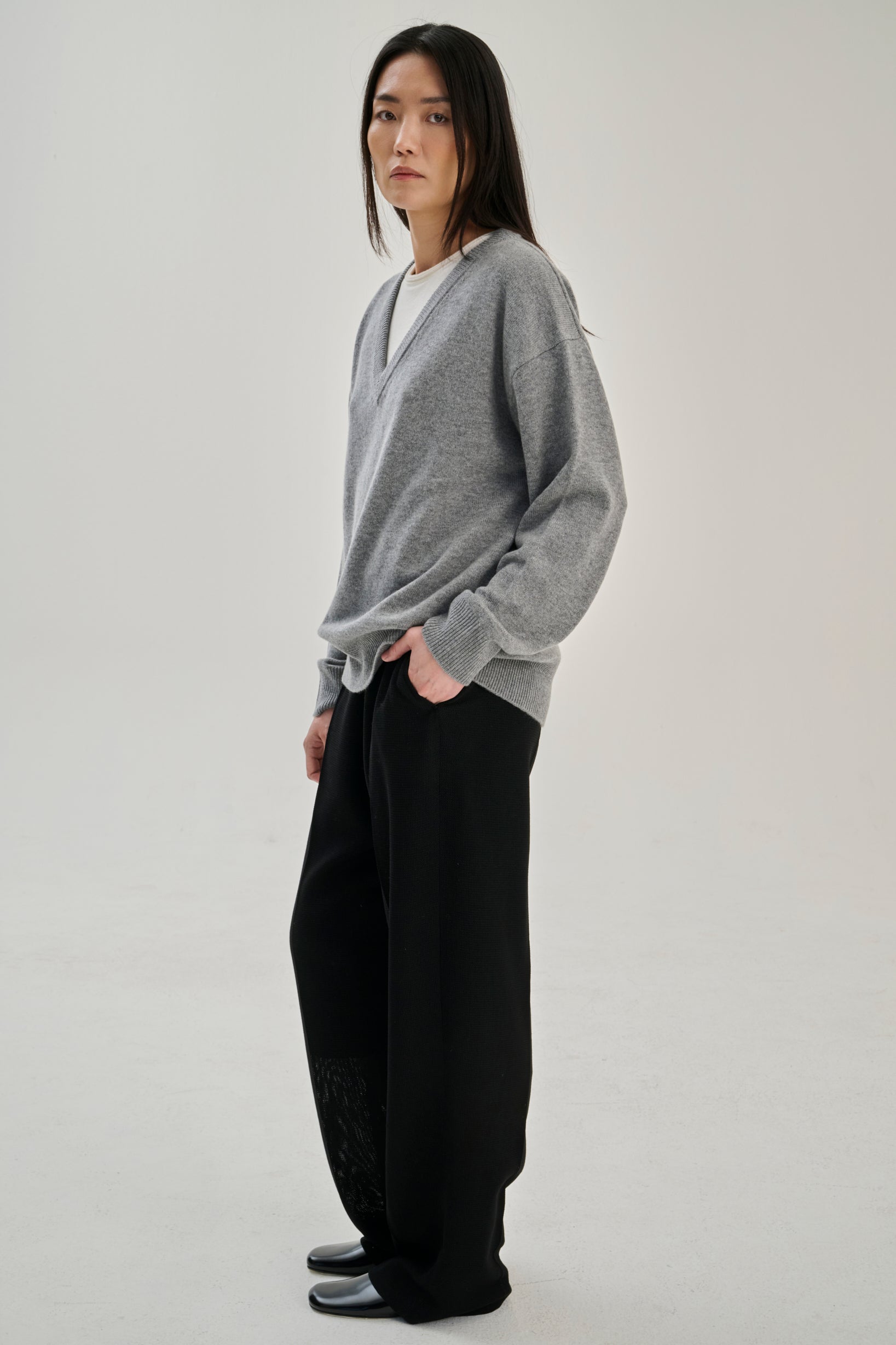 V Neck | Mid Grey | Wool &amp; Cashmere