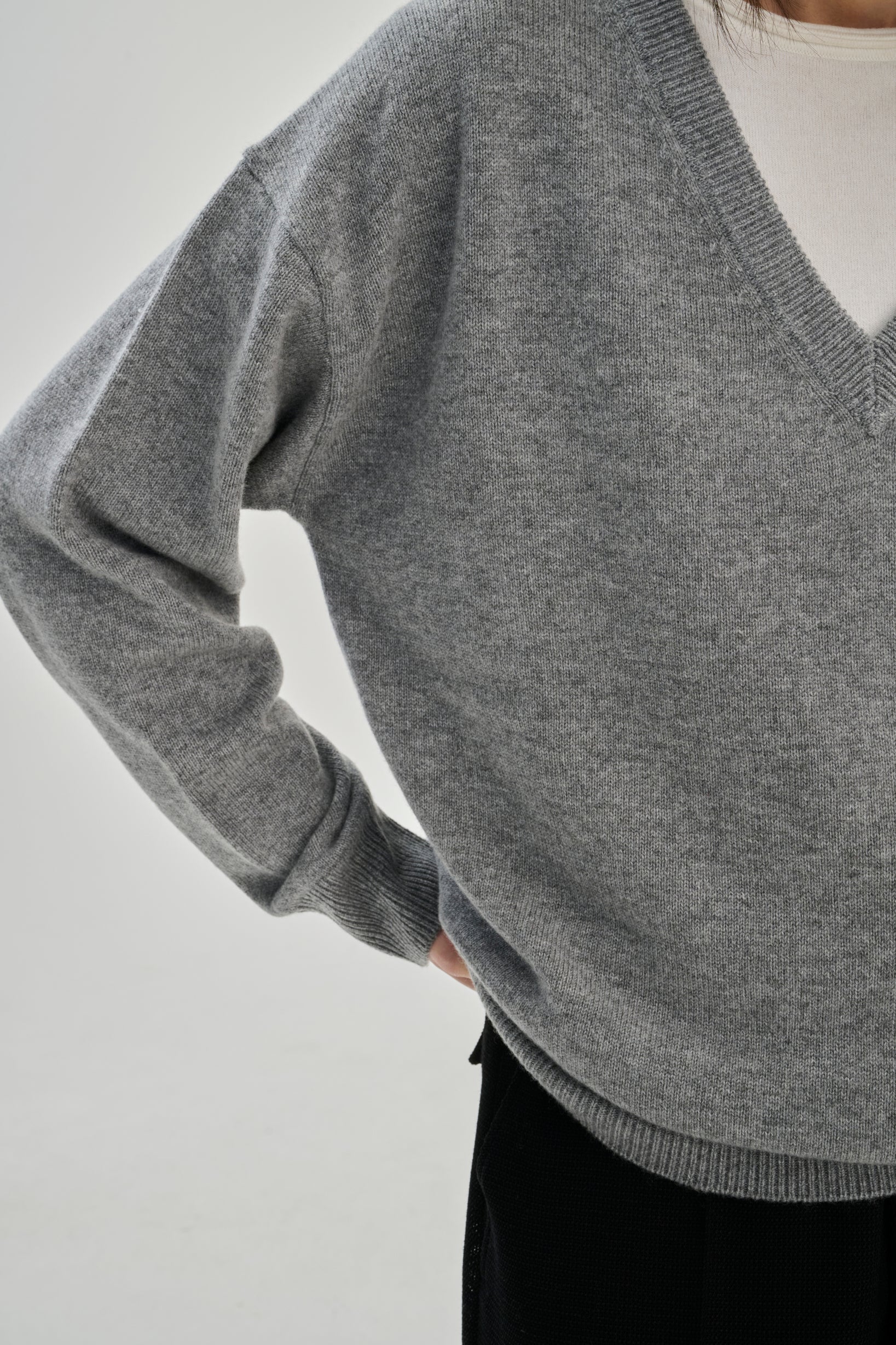 V Neck | Mid Grey | Wool &amp; Cashmere