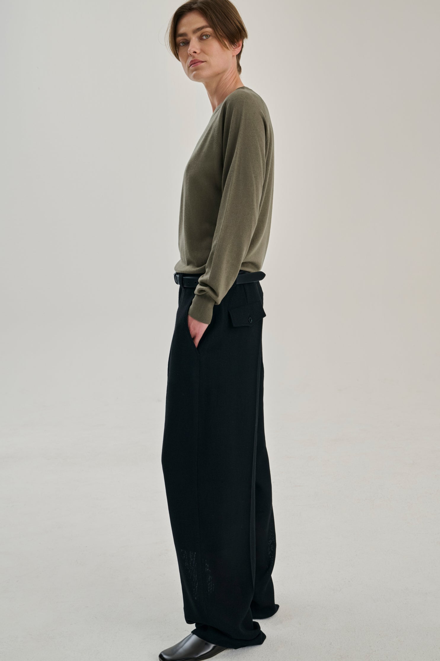 SW35.07 | High V Neck | Dark Grey | Silk Wool Cashmere