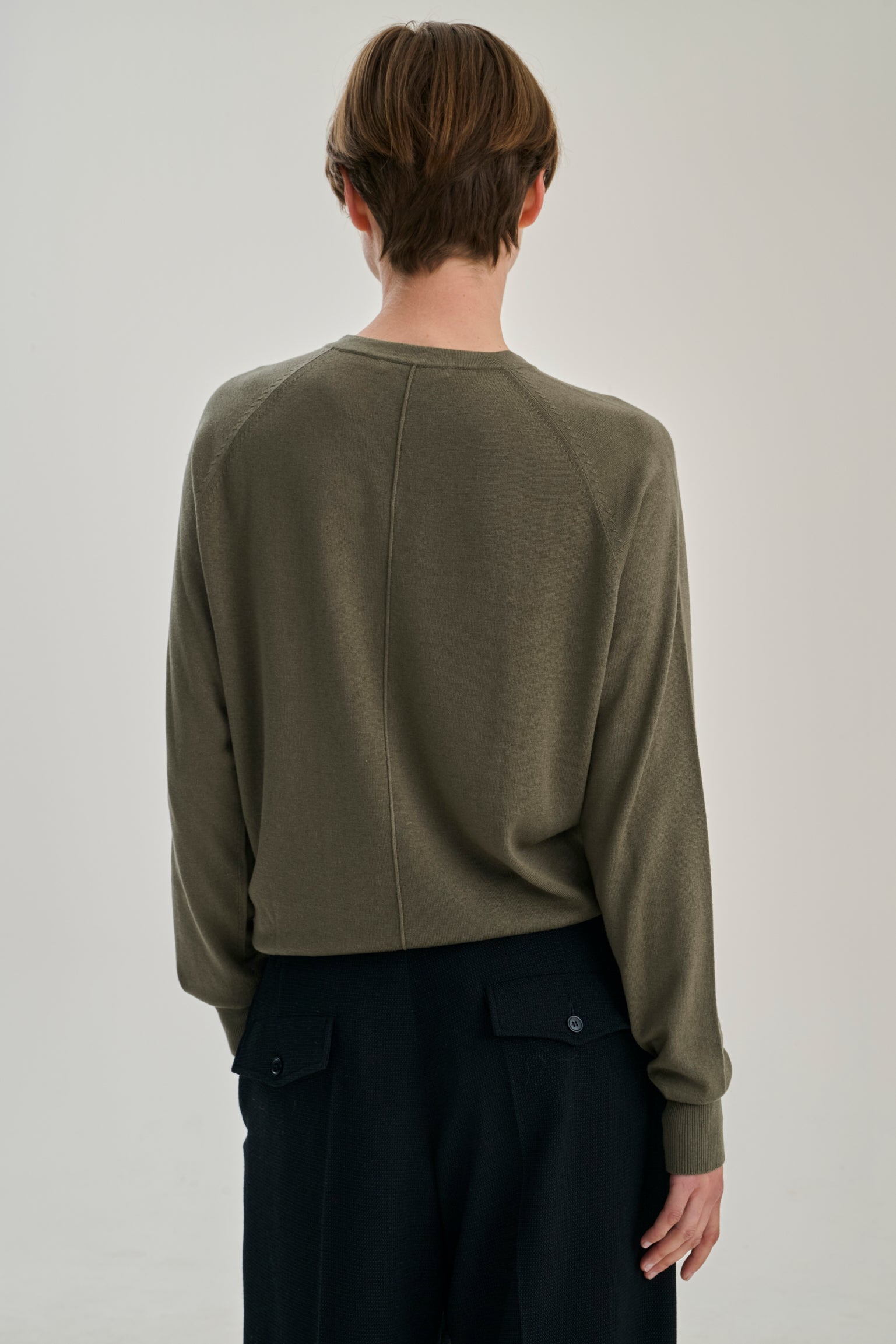 SW35.07 | High V Neck | Dark Grey | Silk Wool Cashmere