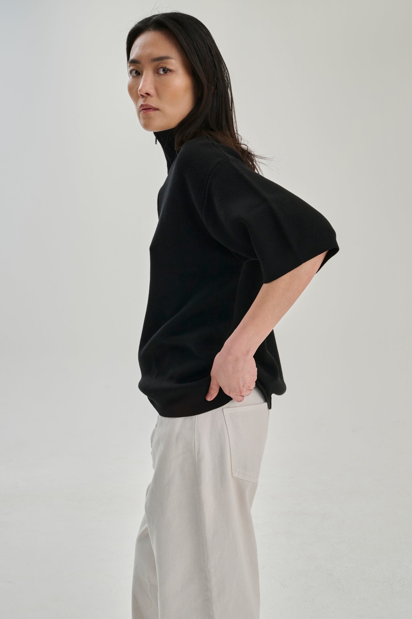 SW30.01 | Zip Polo | Lyocell Wool | Black