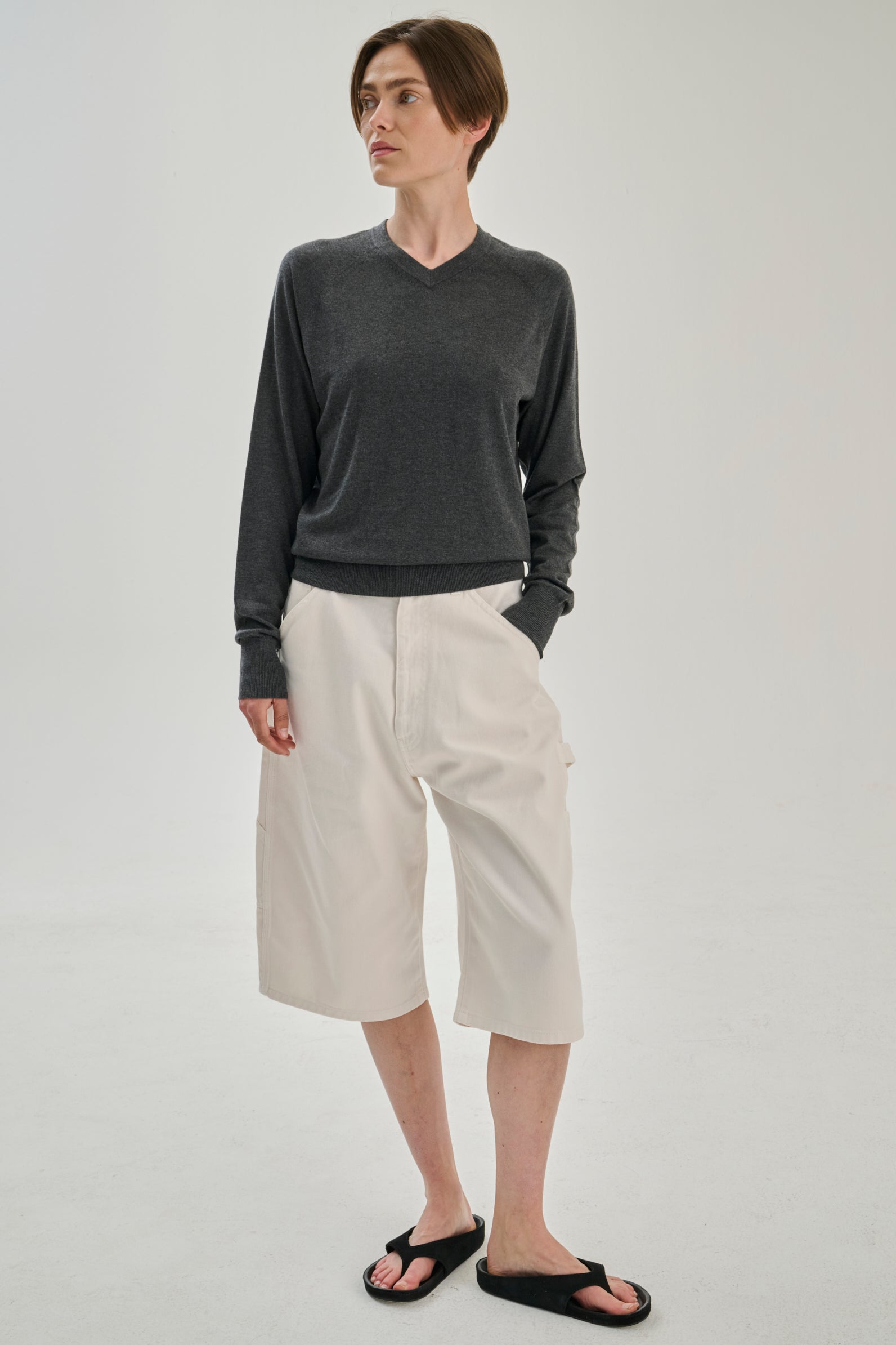 SW35.12 | High V Neck | Olive | Silk Wool Cashmere