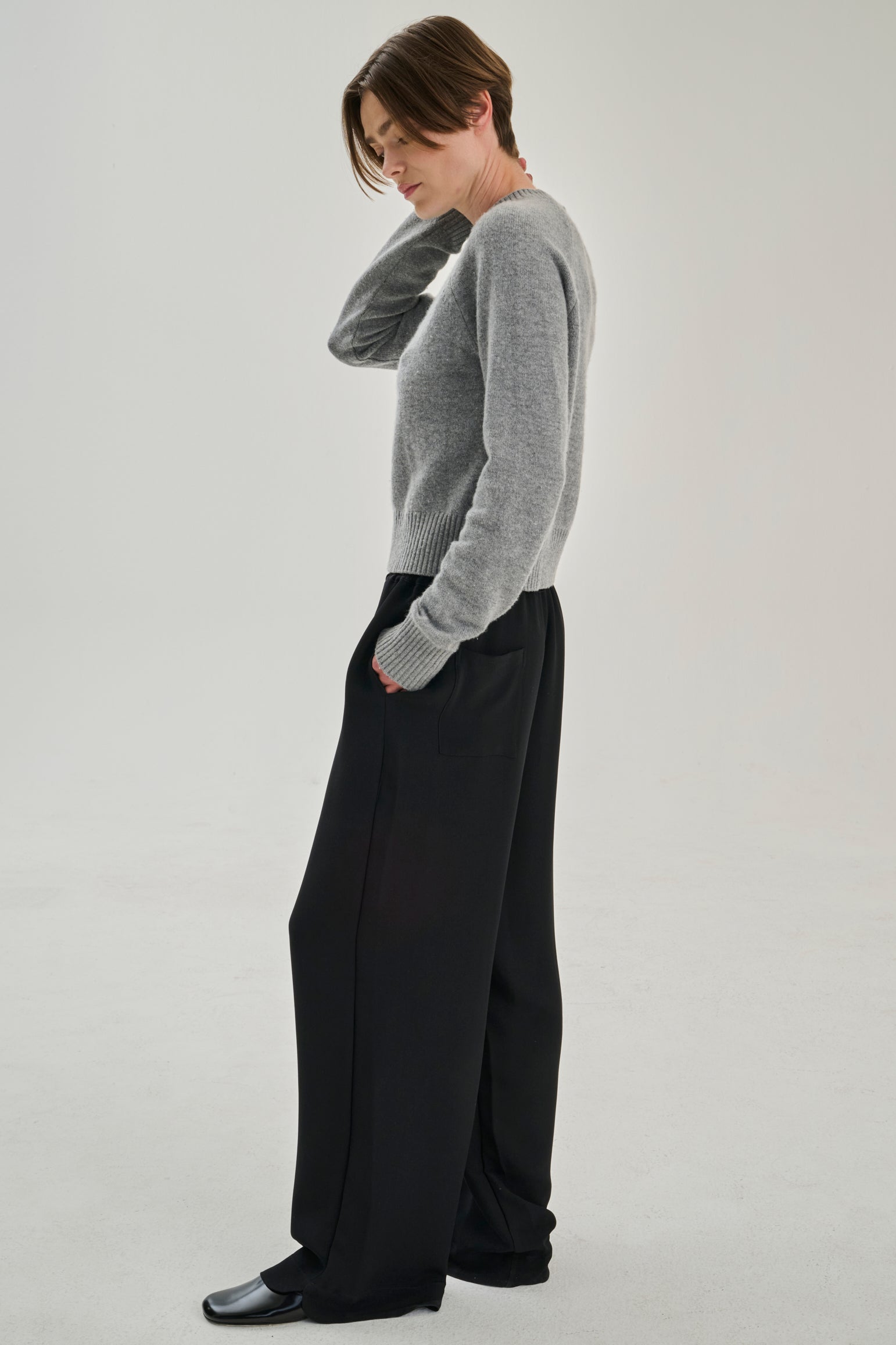 SW24.05 | Raglan Crew | Wool Cashmere | Mid Grey