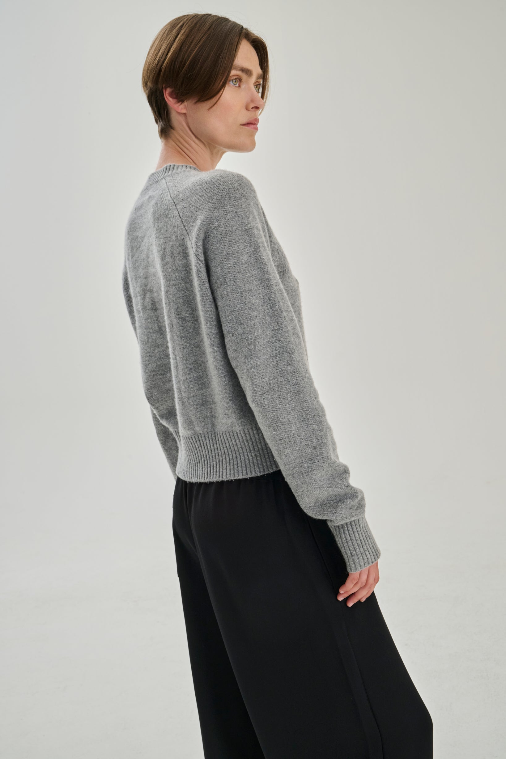 SW24.05 | Raglan Crew | Wool Cashmere | Mid Grey