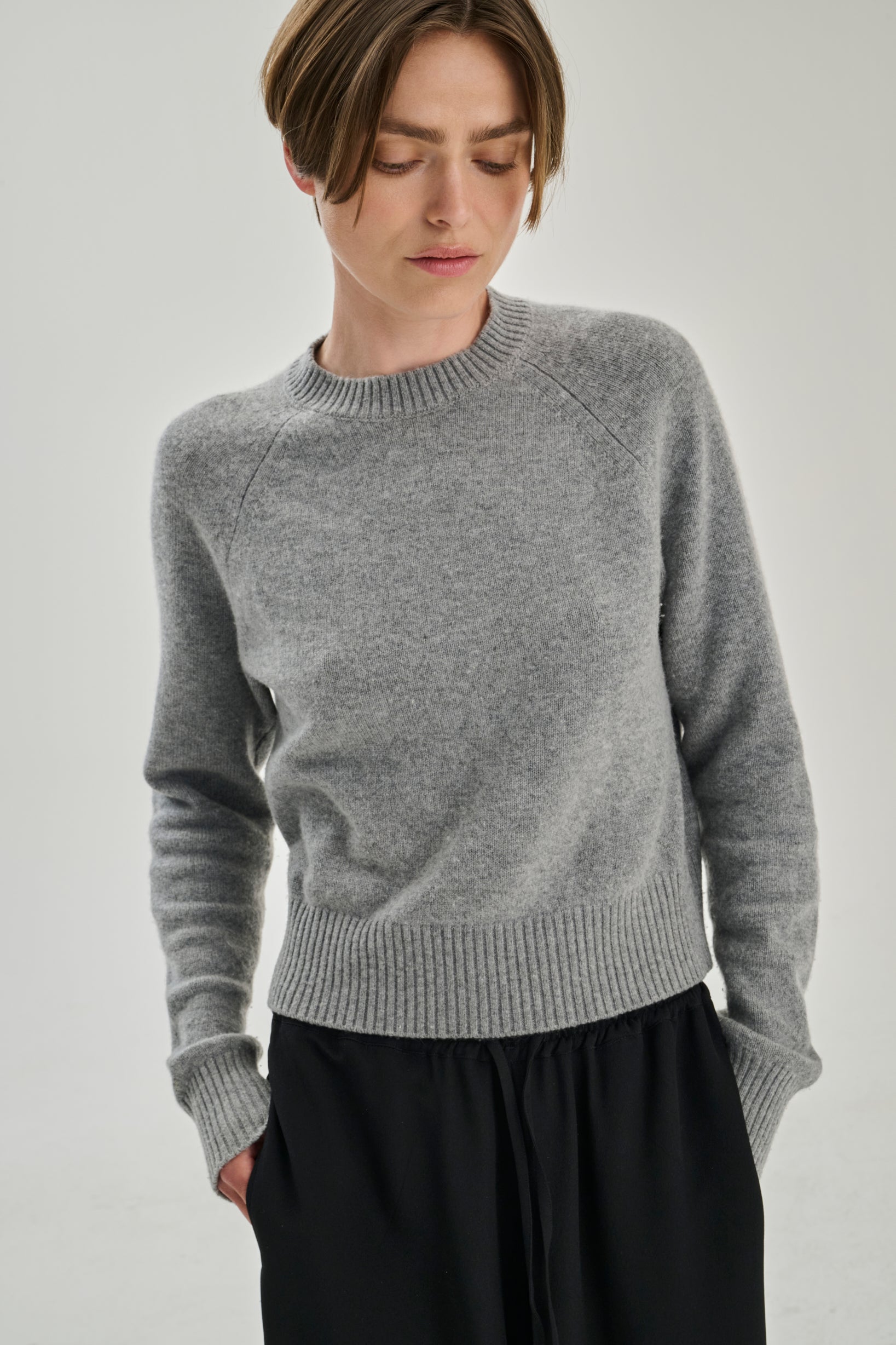 SW24.05 | Raglan Crew | Wool Cashmere | Mid Grey