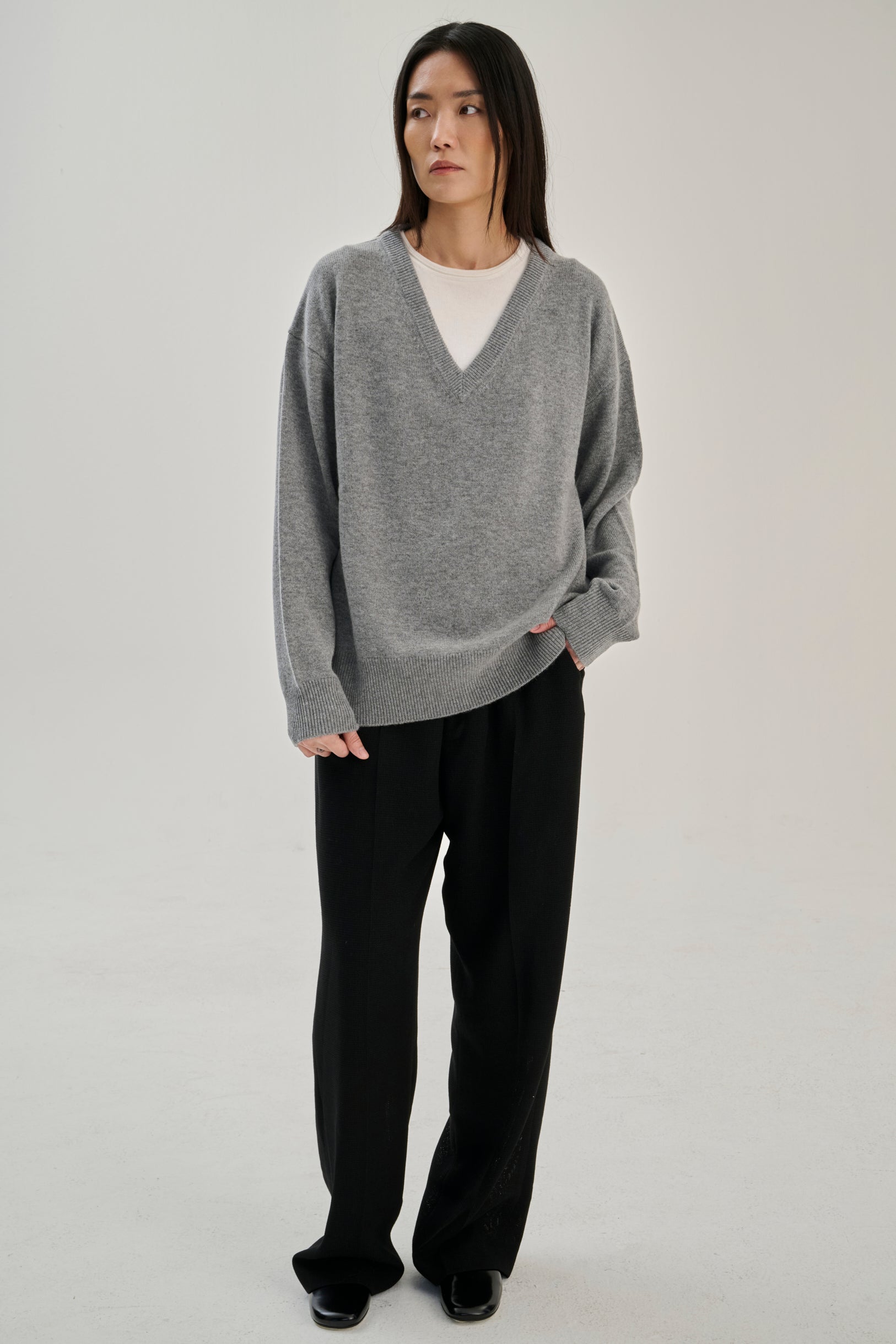 V Neck | Mid Grey | Wool &amp; Cashmere