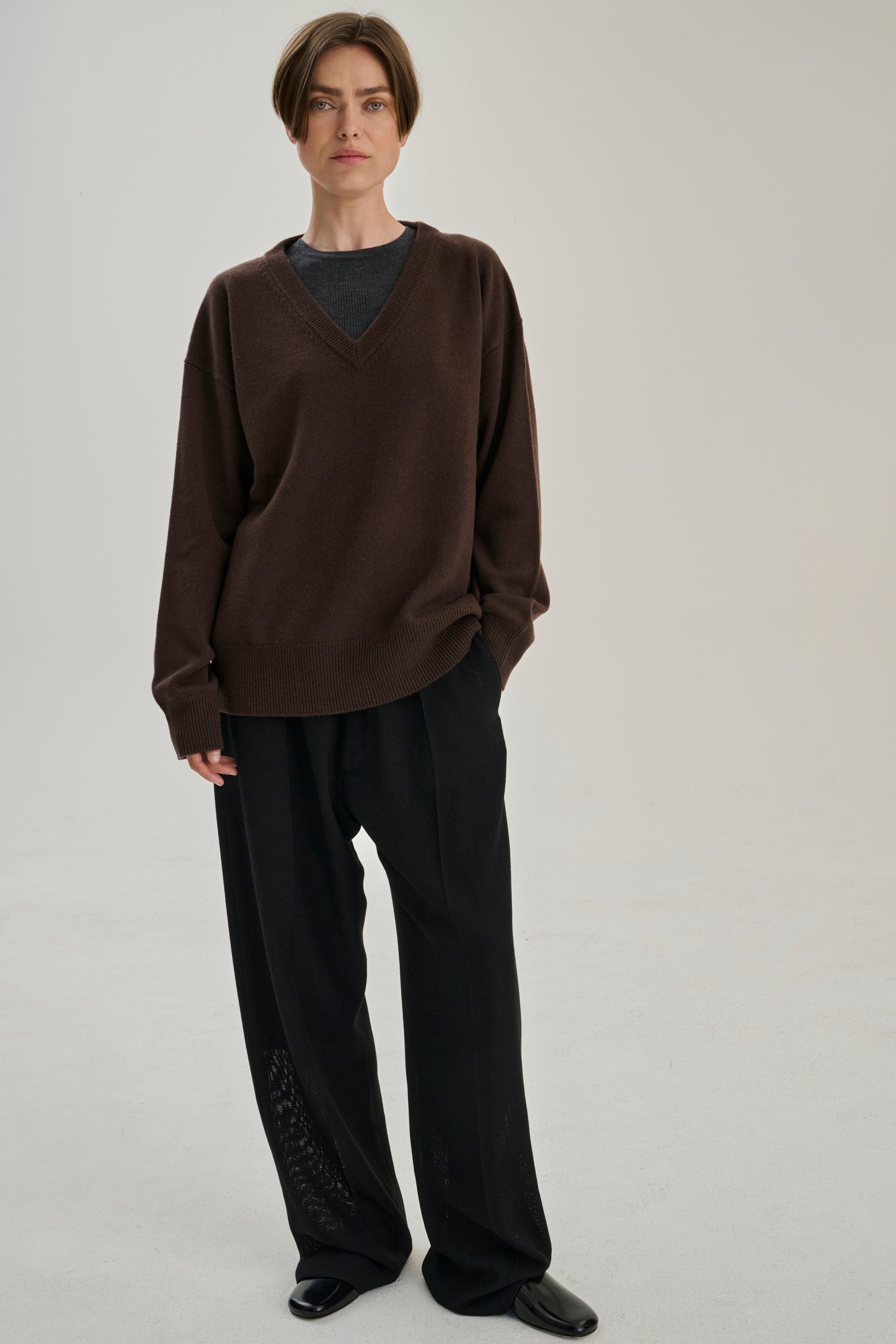 V Neck | Dark Brown | Wool &amp; Cashmere