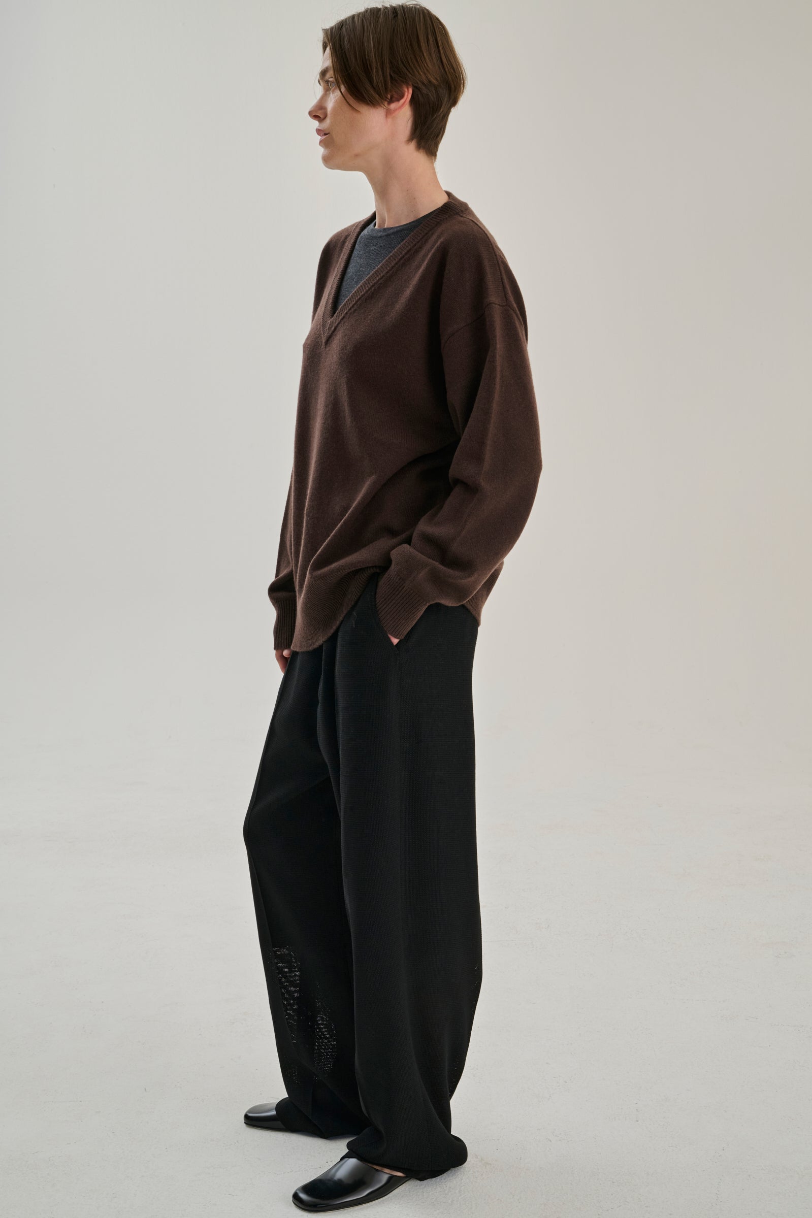 V Neck | Dark Brown | Wool &amp; Cashmere