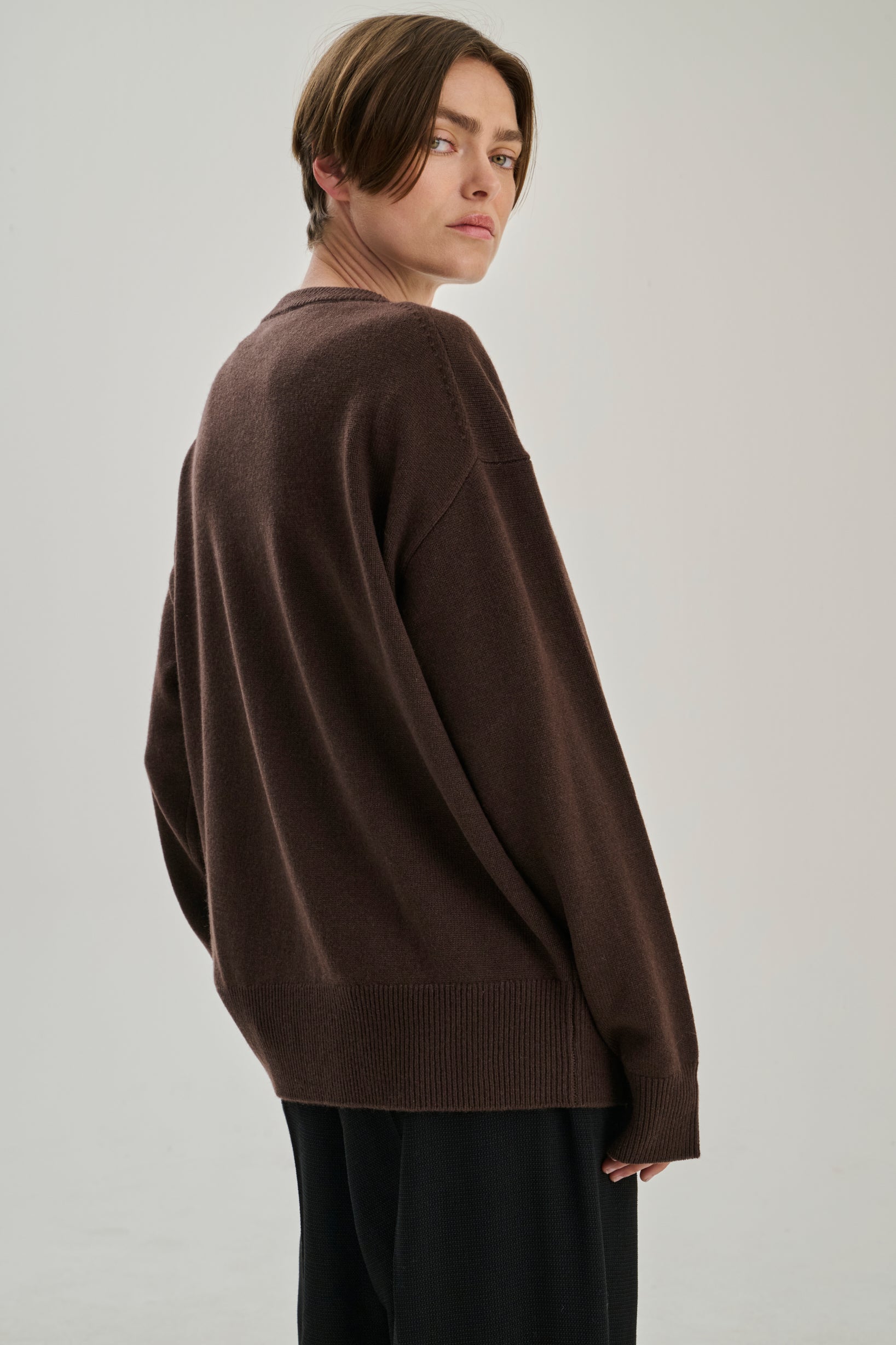 V Neck | Dark Brown | Wool &amp; Cashmere