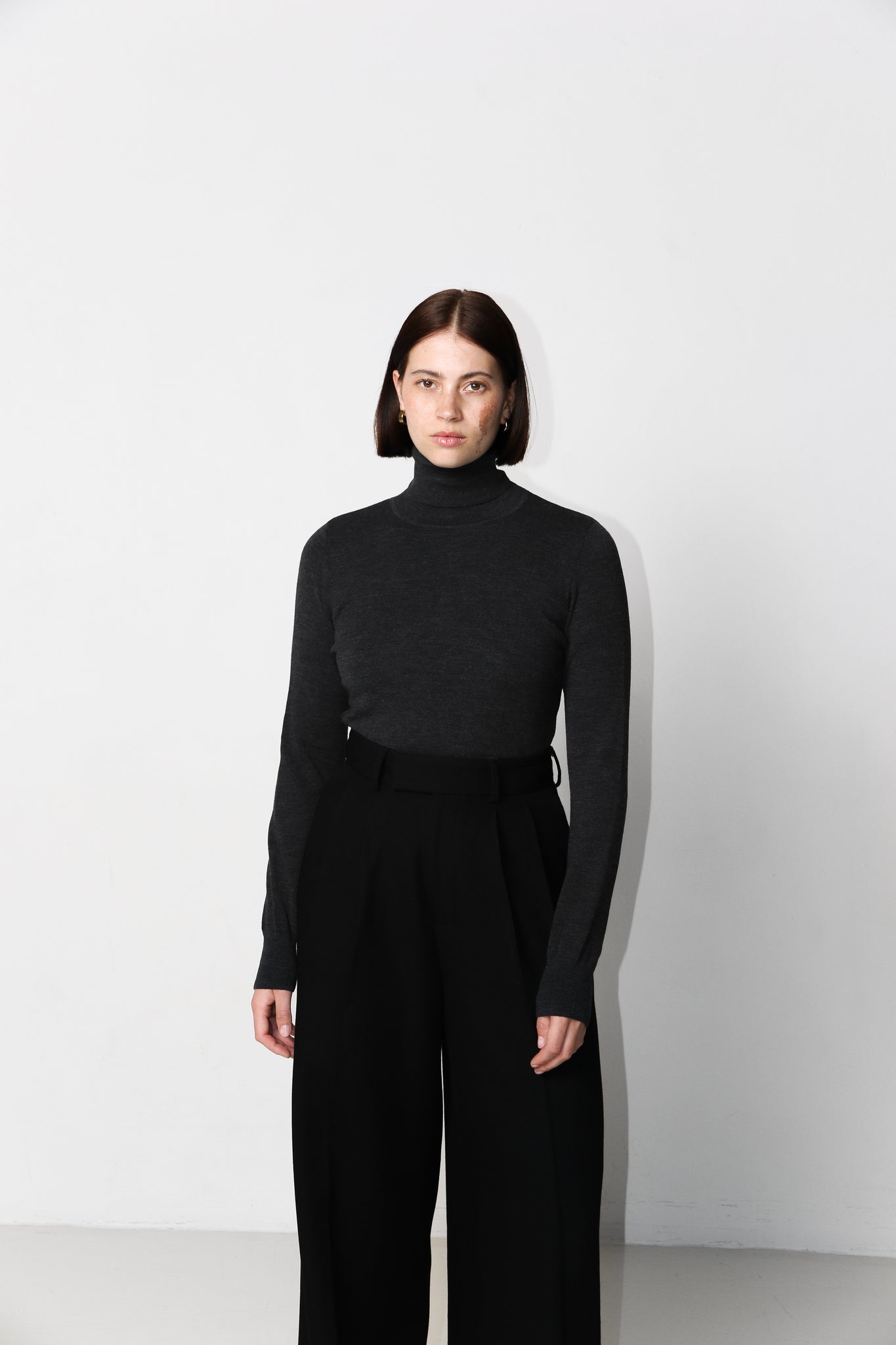 Roll Neck. Antra